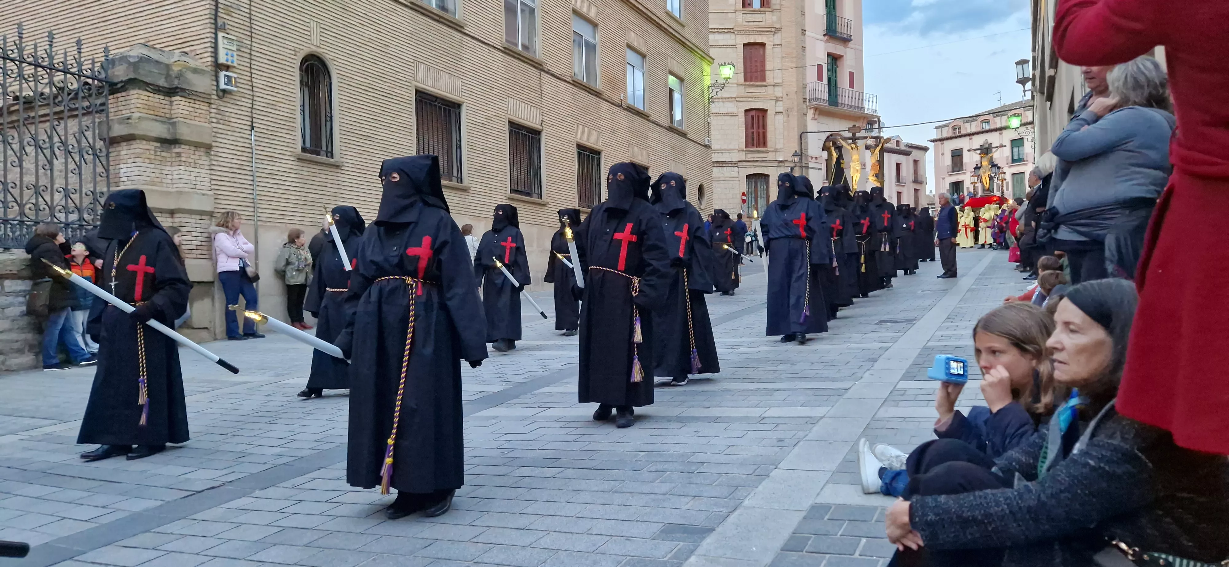 Procesión del Santo Entierro de Huesca. Foto Myriam Martínez 