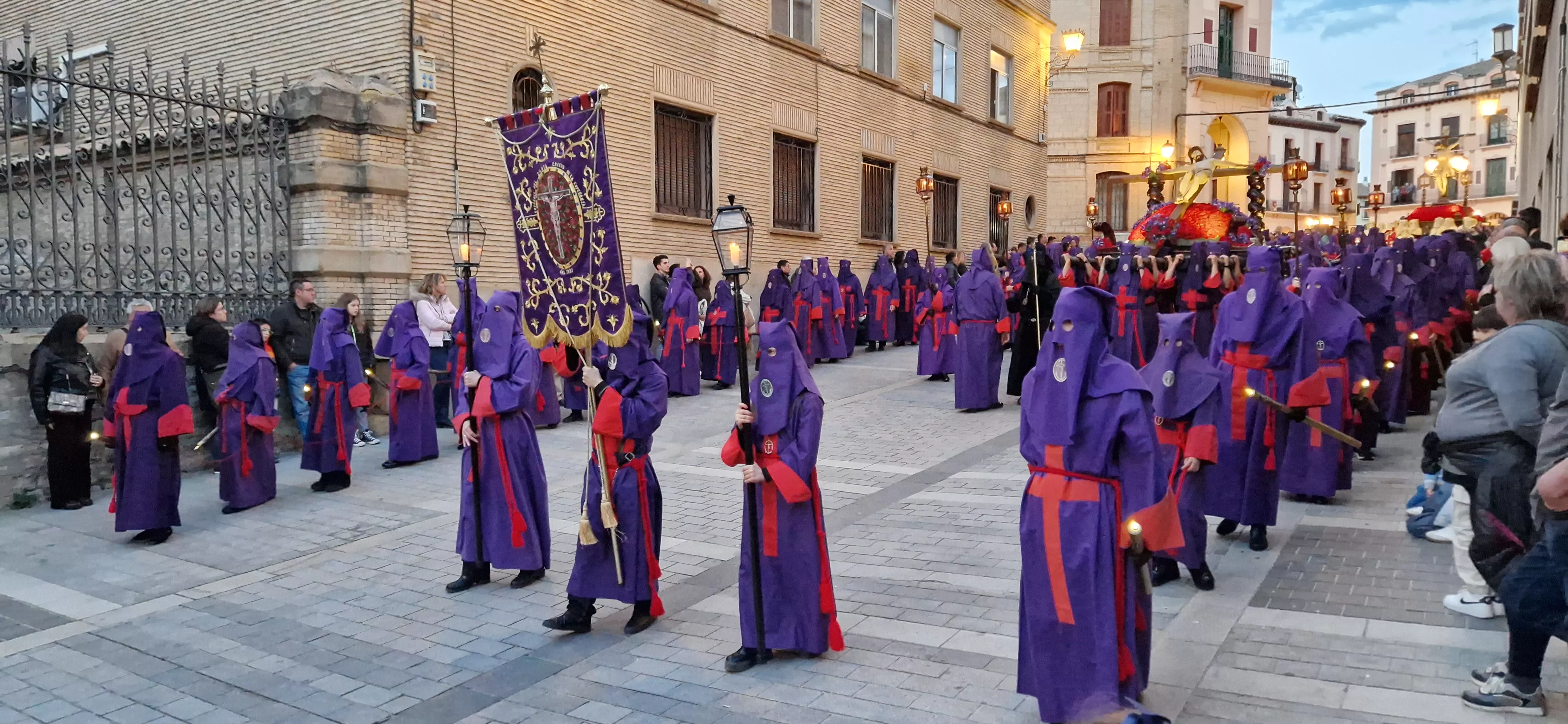 Procesión del Santo Entierro de Huesca. Foto Myriam Martínez 
