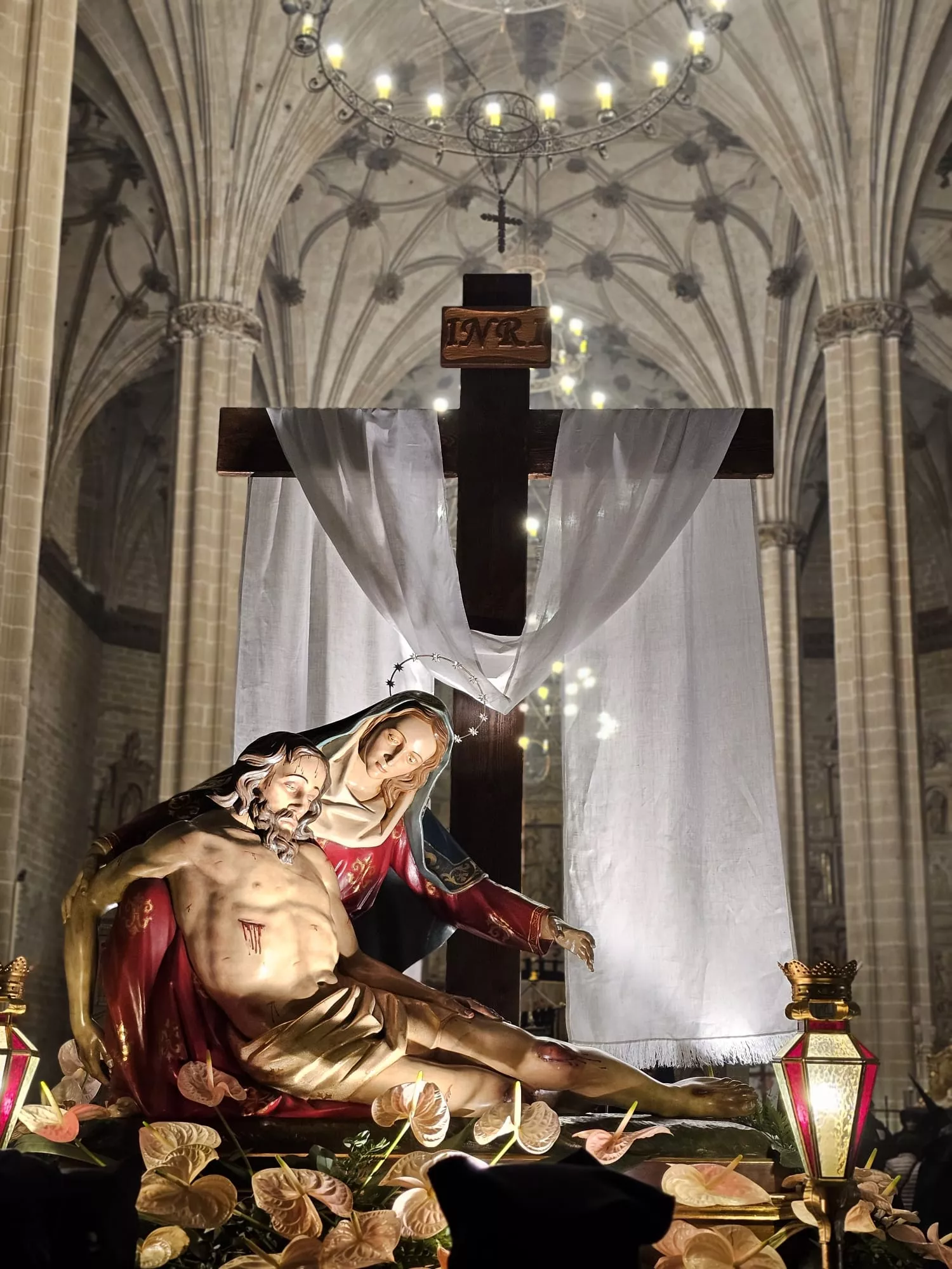 Procesión del Santo Entierro de Barbastro. Foto José Luis Villar. Junta Coordinadora de Cofradías de Barbastro