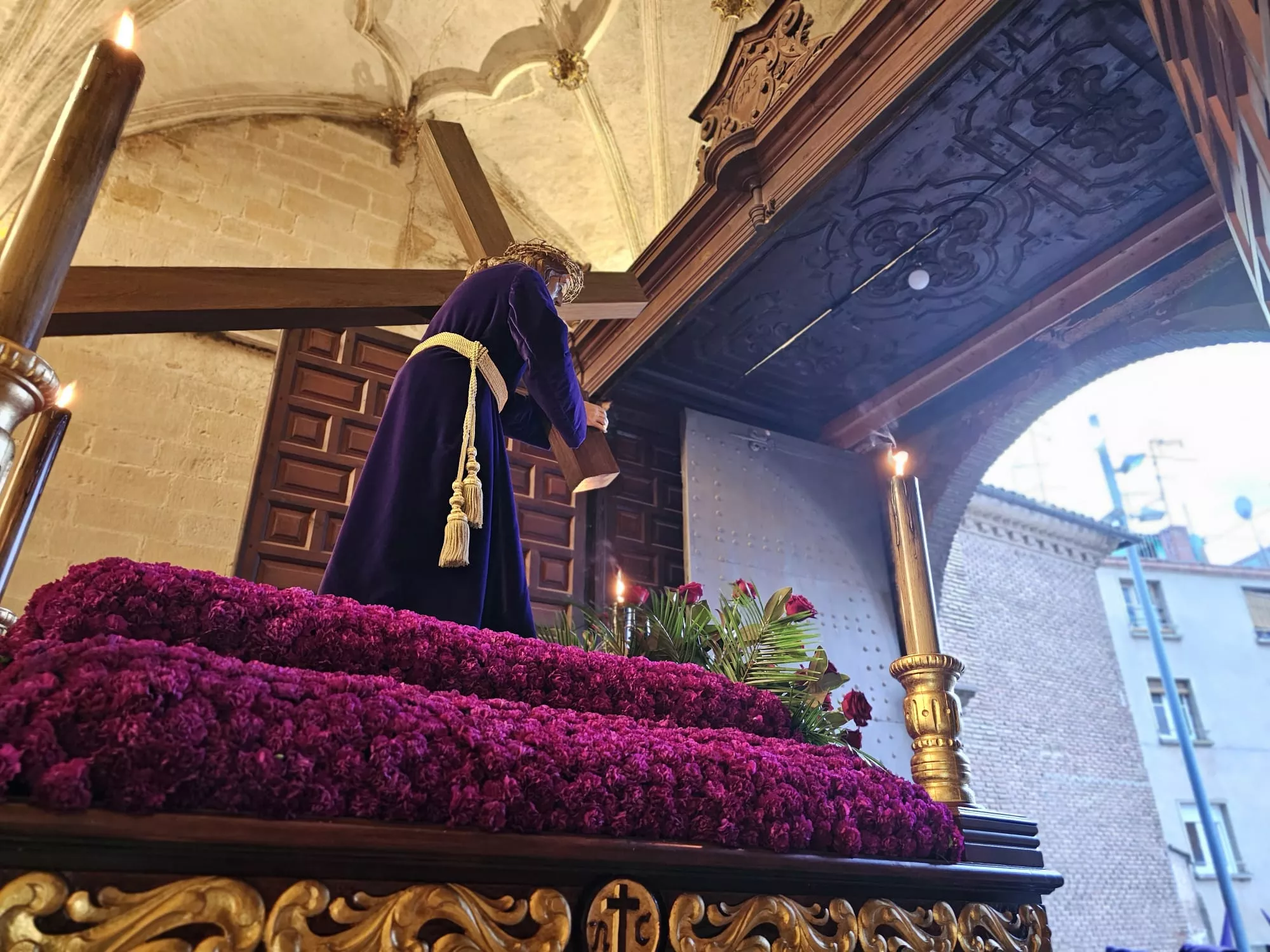 Procesión del Santo Entierro de Barbastro. Foto José Luis Villar. Junta Coordinadora de Cofradías de Barbastro