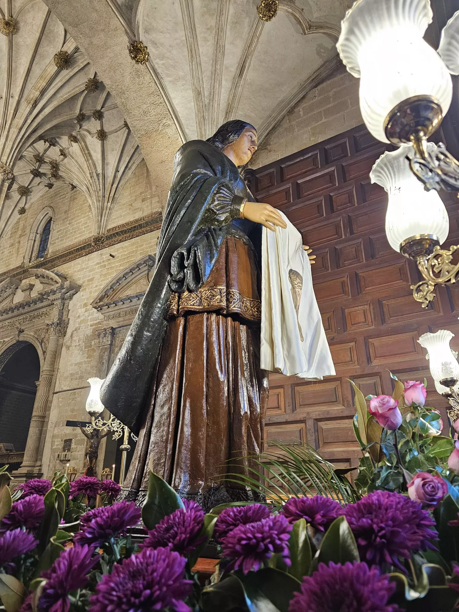 Procesión del Santo Entierro de Barbastro. Foto José Luis Villar. Junta Coordinadora de Cofradías de Barbastro