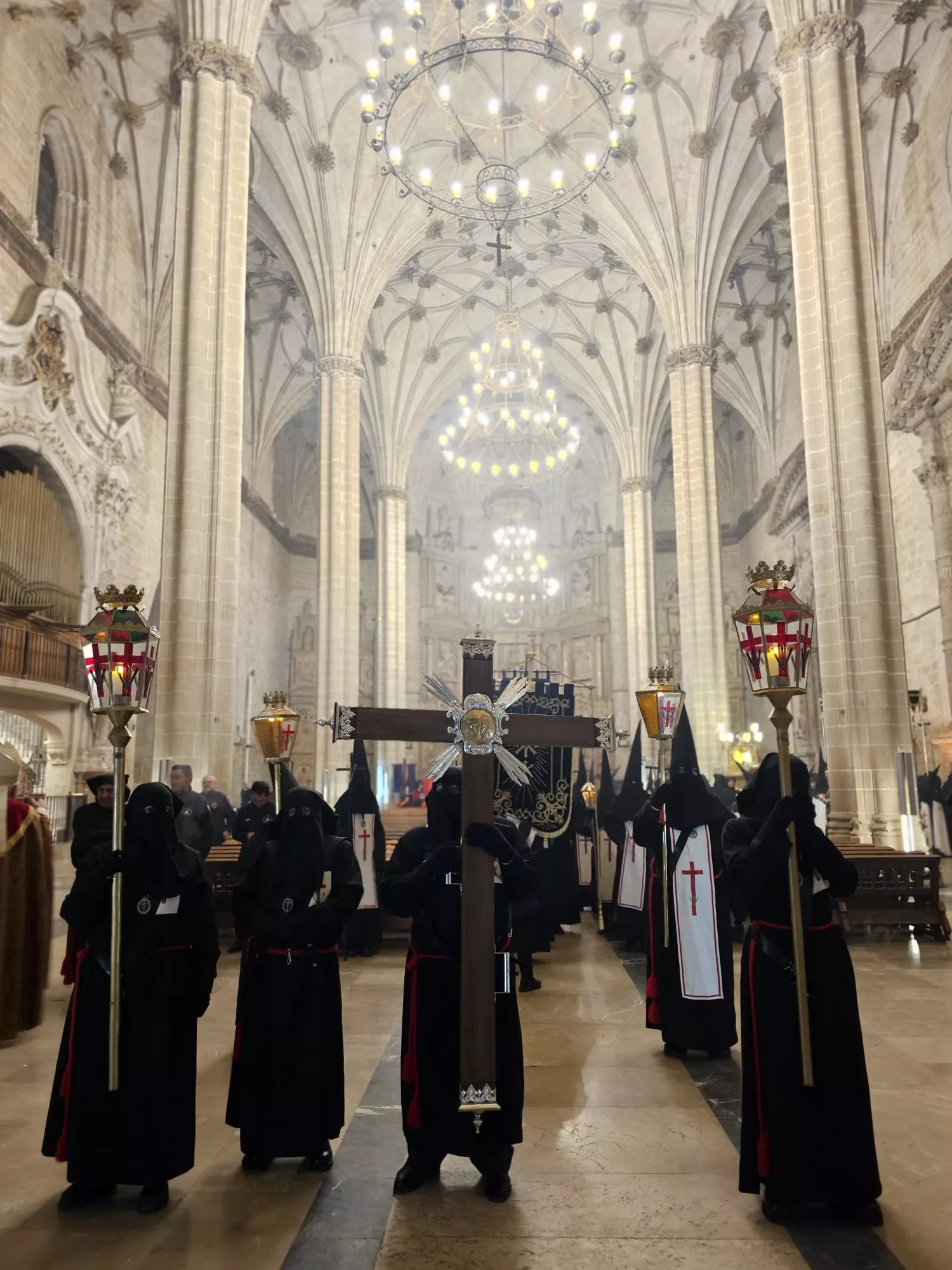 Procesión del Santo Entierro de Barbastro. Foto José Luis Villar. Junta Coordinadora de Cofradías de Barbastro