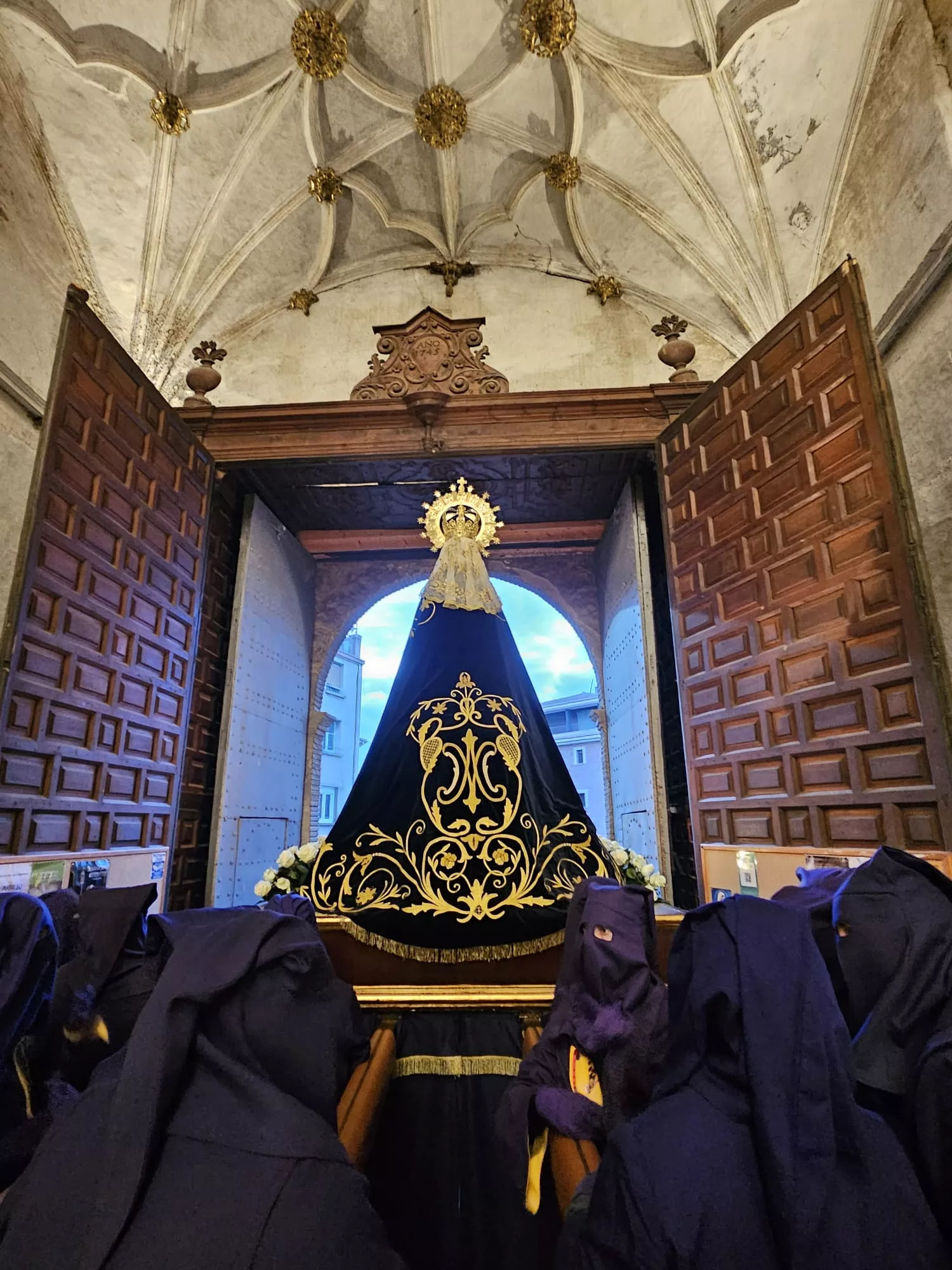 Procesión del Santo Entierro de Barbastro. Foto José Luis Villar. Junta Coordinadora de Cofradías de Barbastro