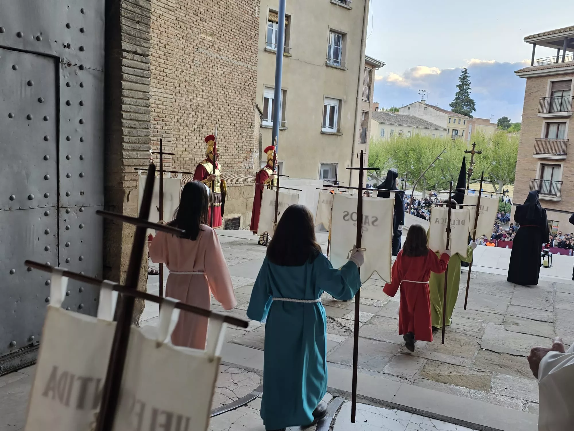 Procesión del Santo Entierro de Barbastro. Foto José Luis Villar. Junta Coordinadora de Cofradías de Barbastro