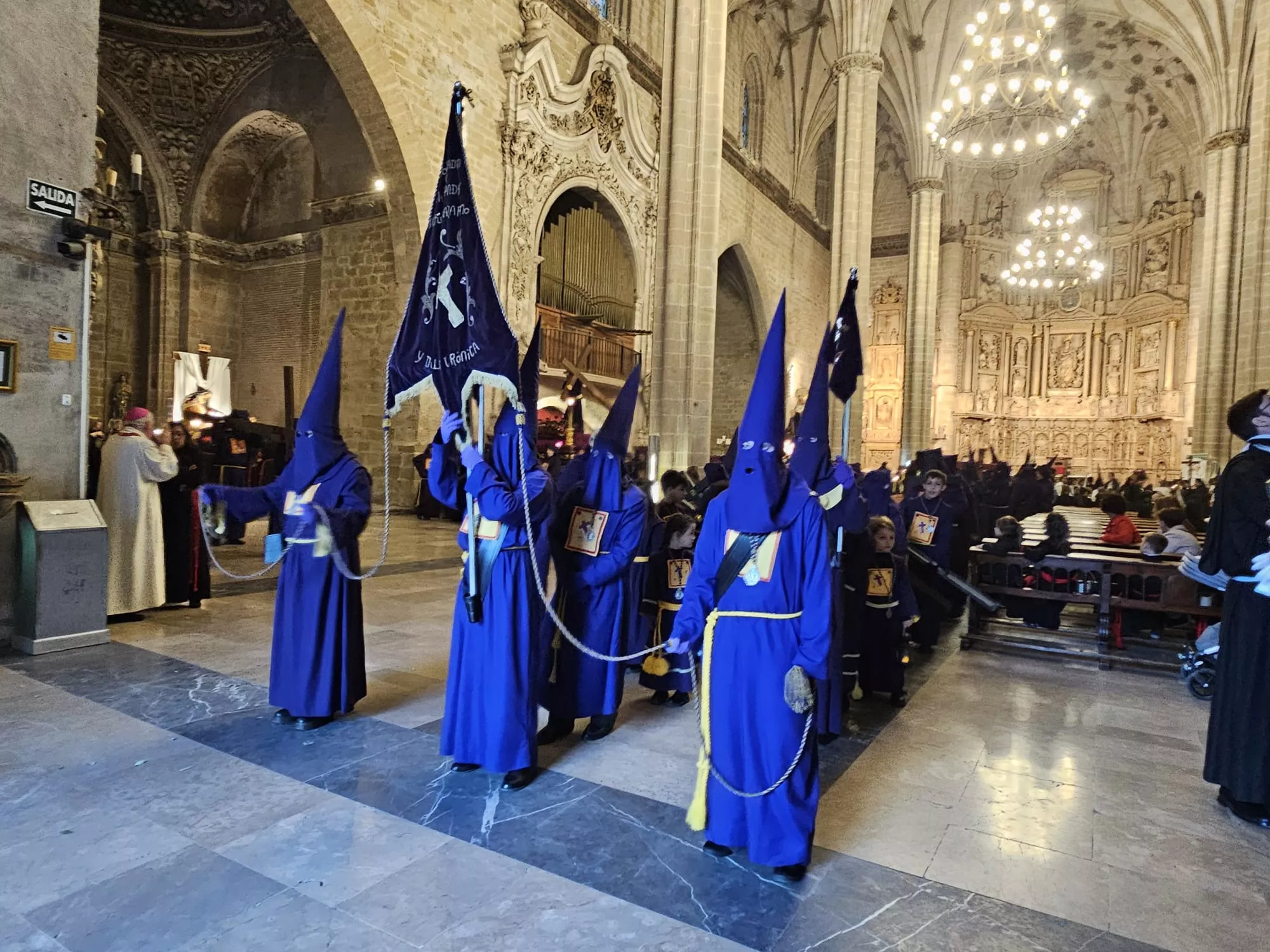 Procesión del Santo Entierro de Barbastro. Foto José Luis Villar. Junta Coordinadora de Cofradías de Barbastro