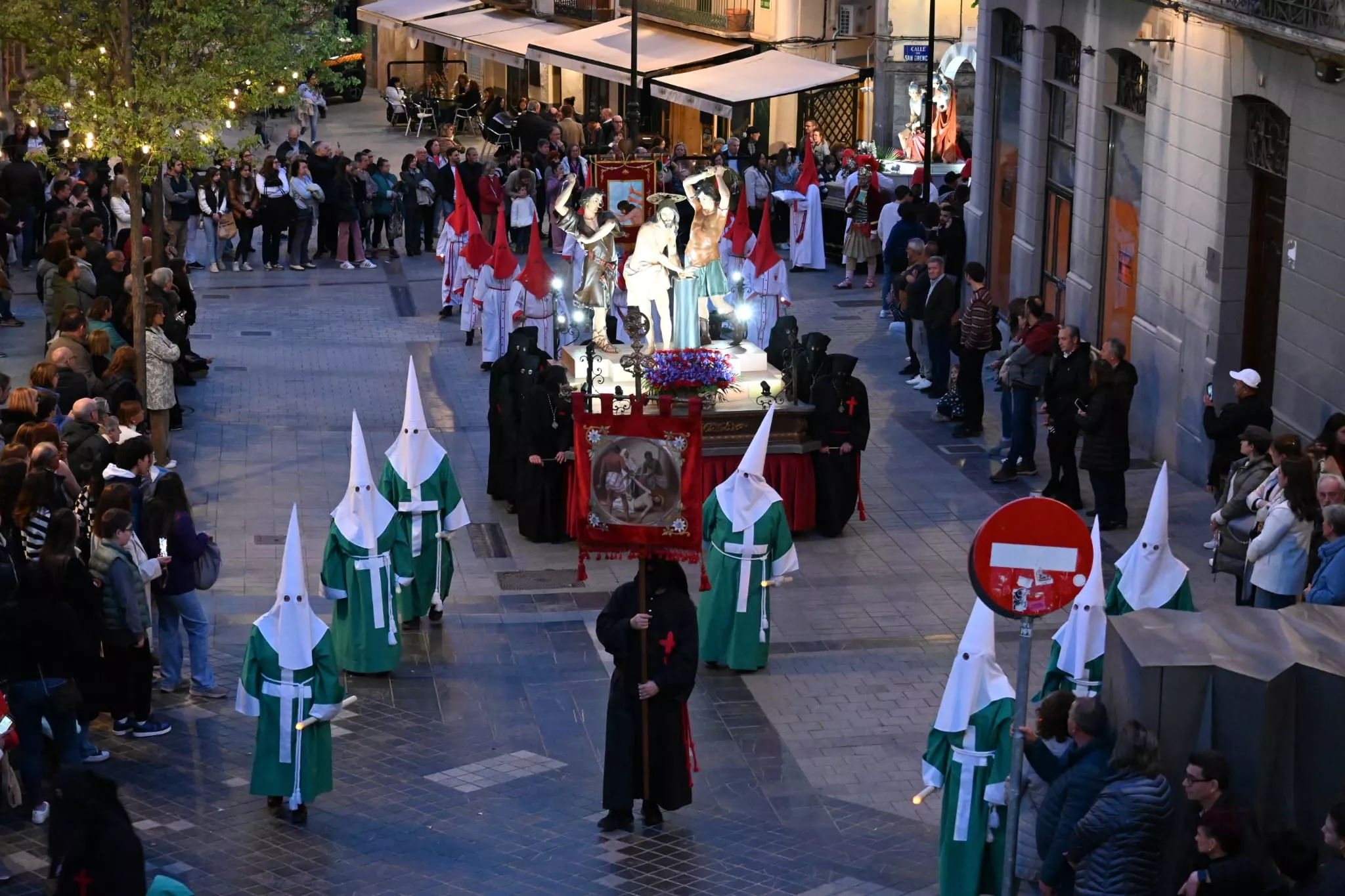 Procesión del Santo Entierro de Huesca. Foto Carlos Jalle Añaños