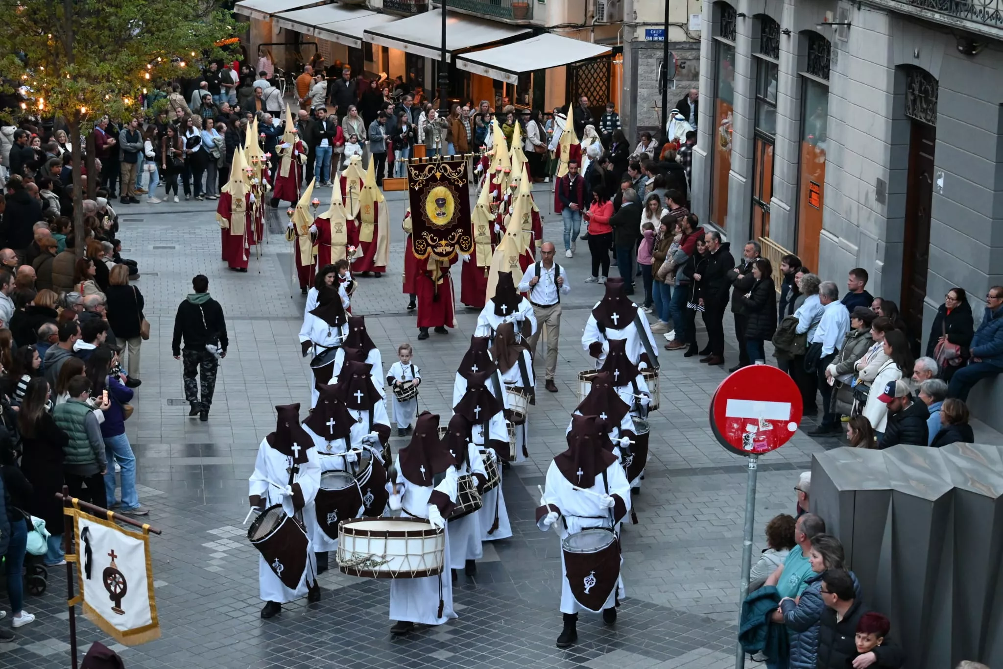 Procesión del Santo Entierro de Huesca. Foto Carlos Jalle Añaños