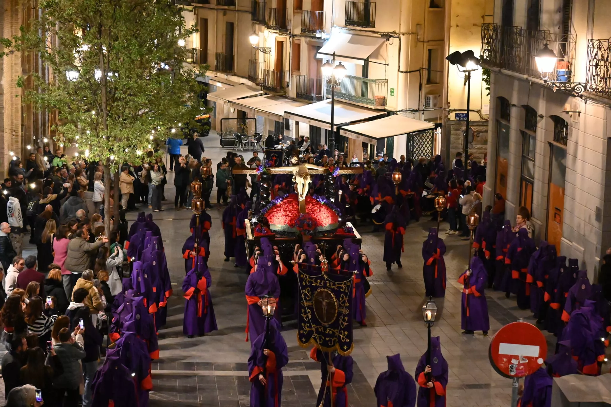 Procesión del Santo Entierro de Huesca. Foto Carlos Jalle Añaños