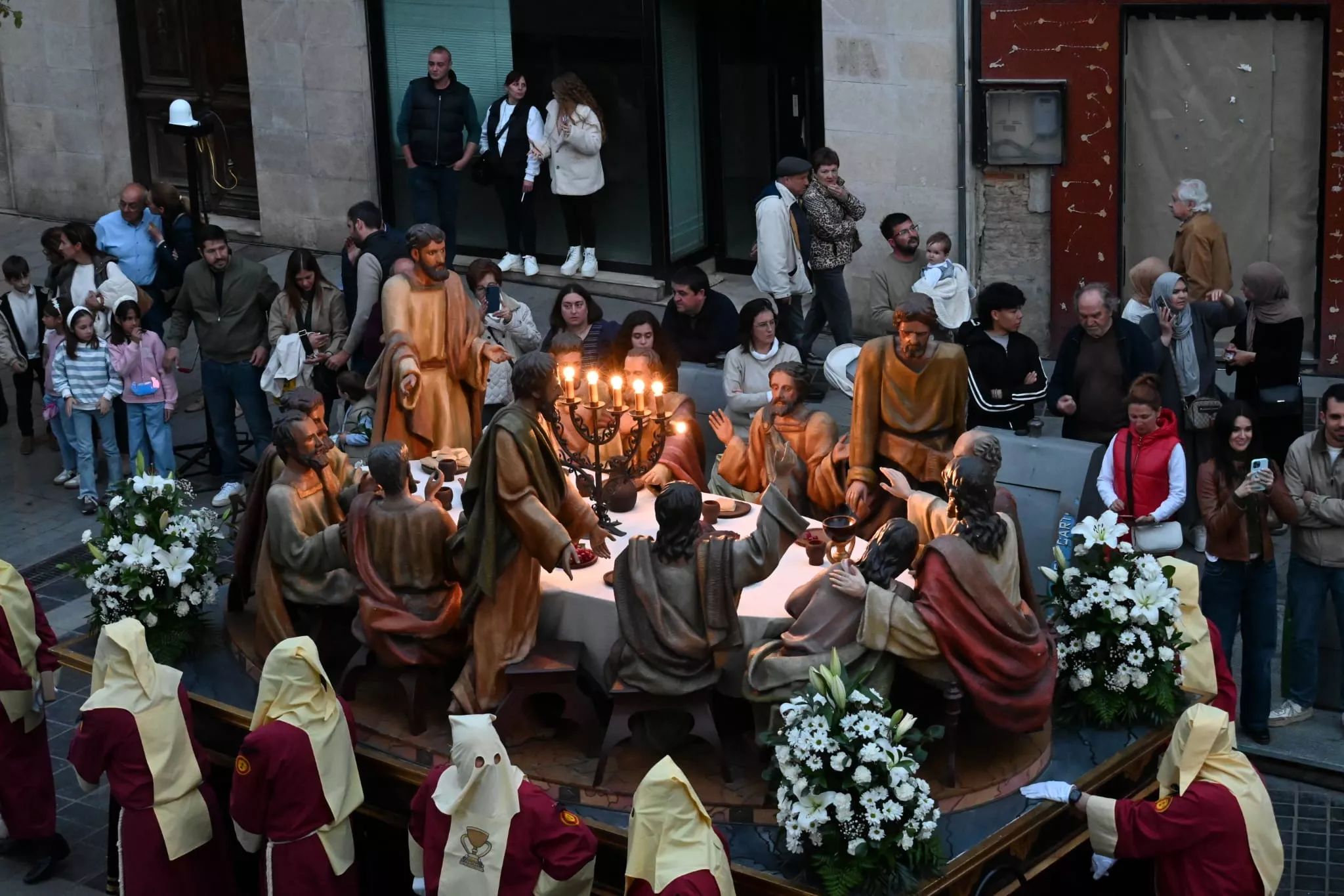 Procesión del Santo Entierro de Huesca. Foto Carlos Jalle Añaños