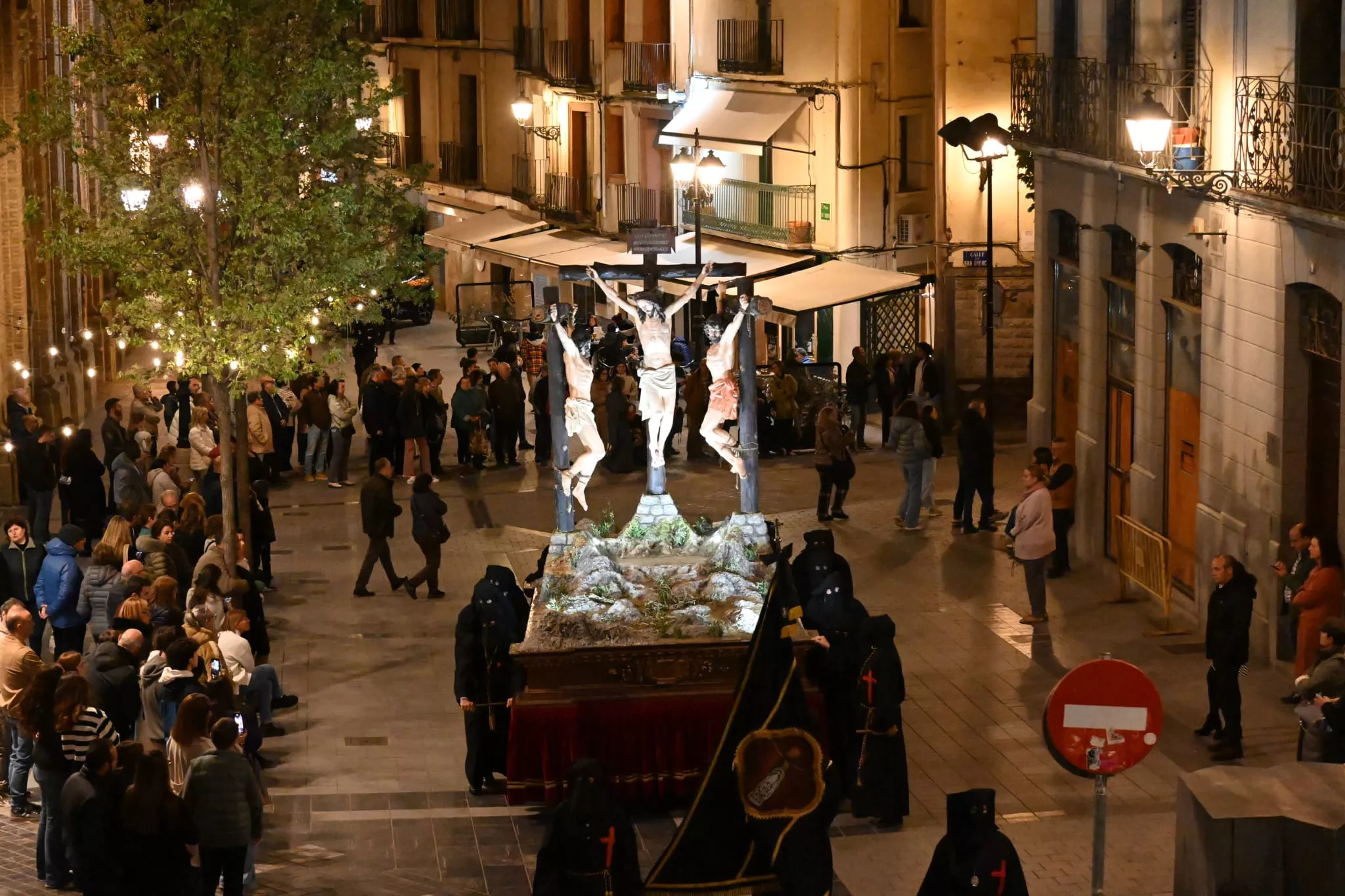 Procesión del Santo Entierro de Huesca. Foto Carlos Jalle Añaños