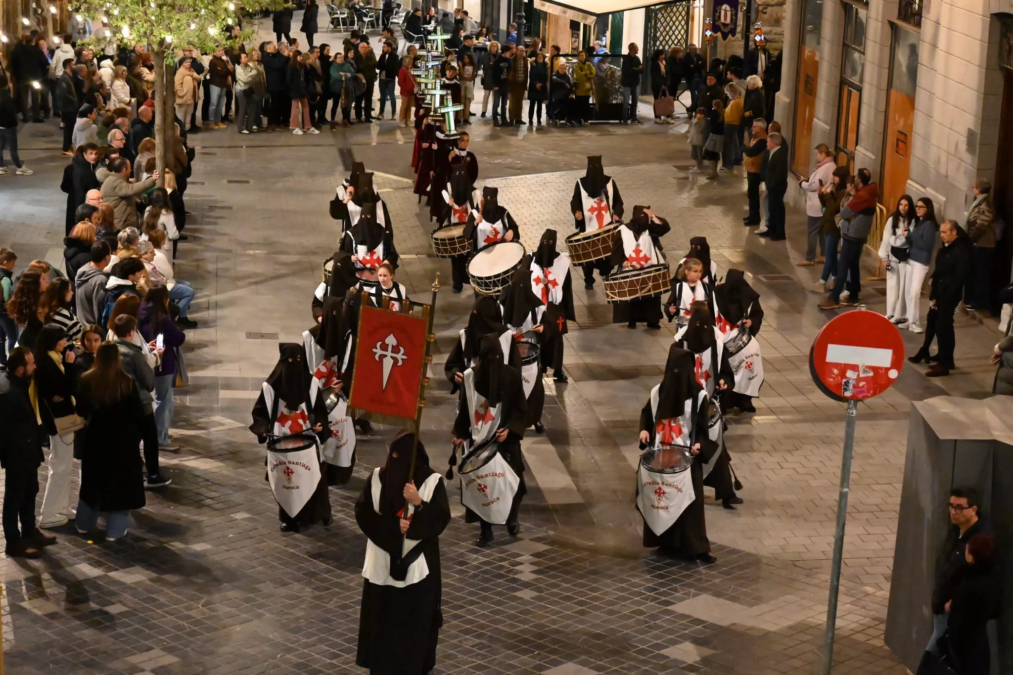 Procesión del Santo Entierro de Huesca. Foto Carlos Jalle Añaños