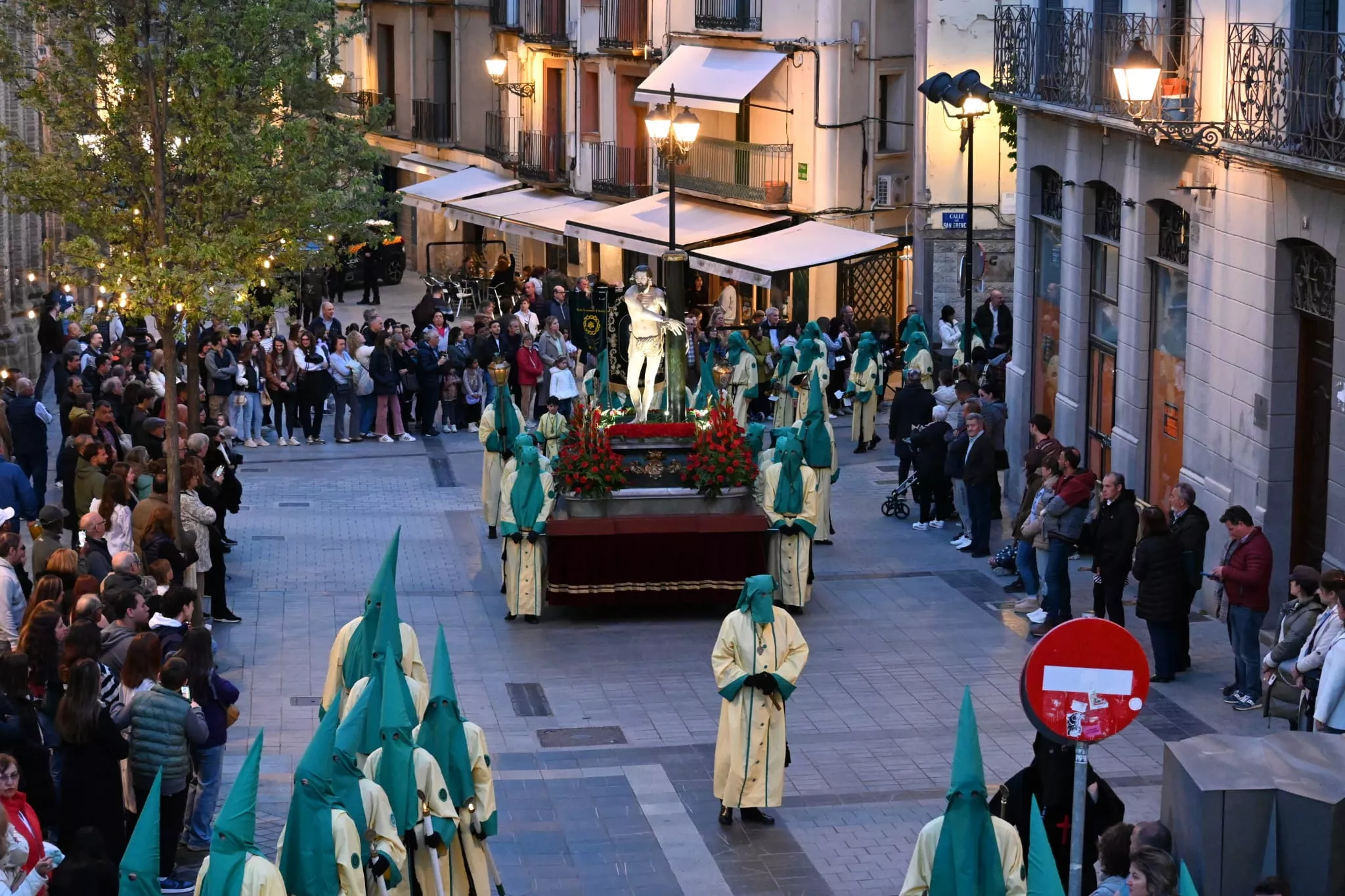 Procesión del Santo Entierro de Huesca. Foto Carlos Jalle Añaños