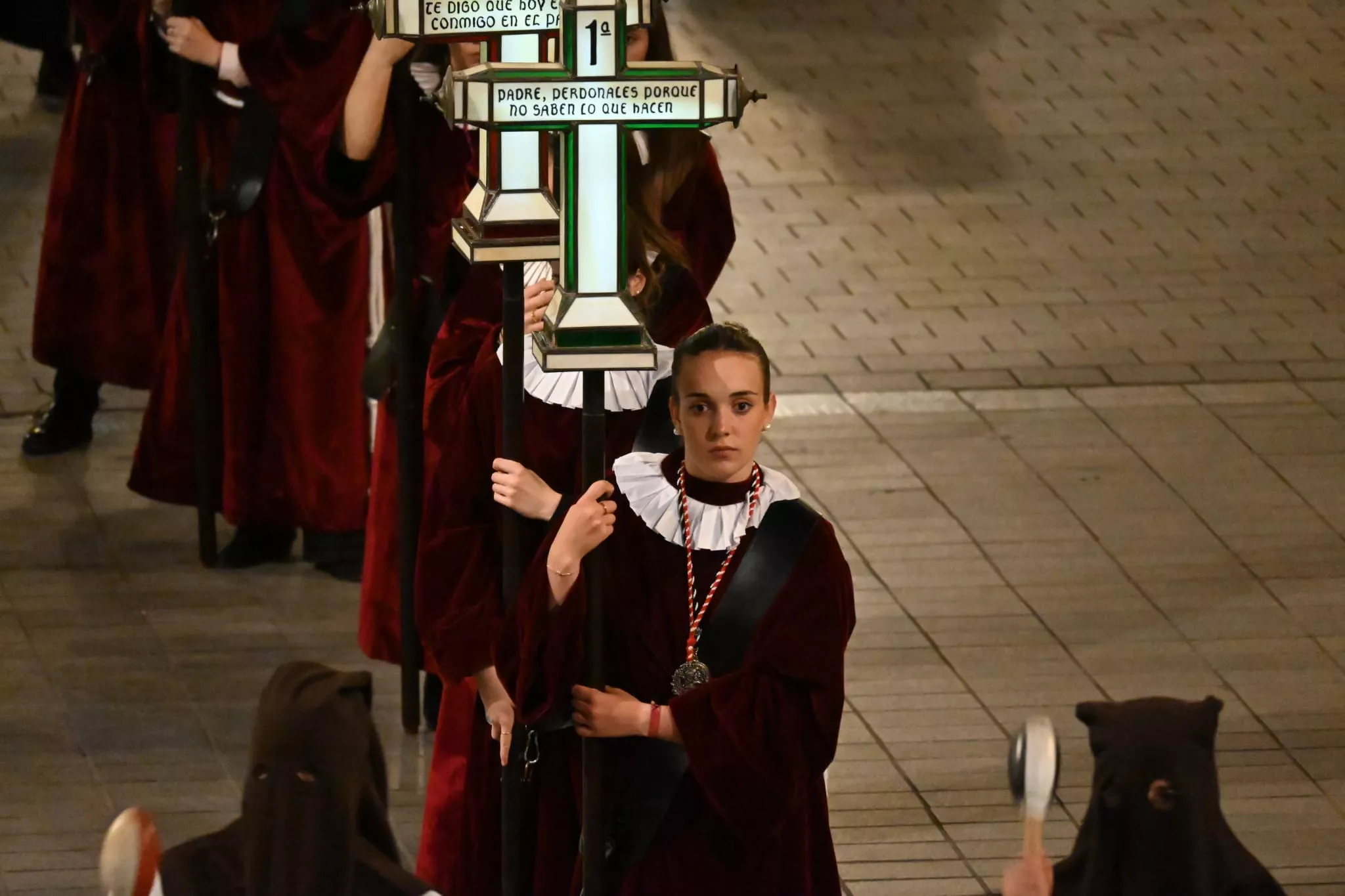 Procesión del Santo Entierro de Huesca. Foto Carlos Jalle Añaños