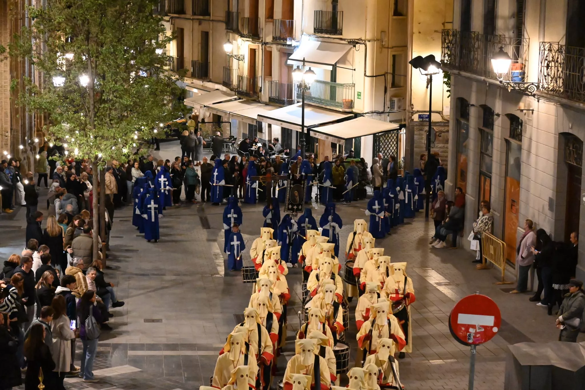 Procesión del Santo Entierro de Huesca. Foto Carlos Jalle Añaños