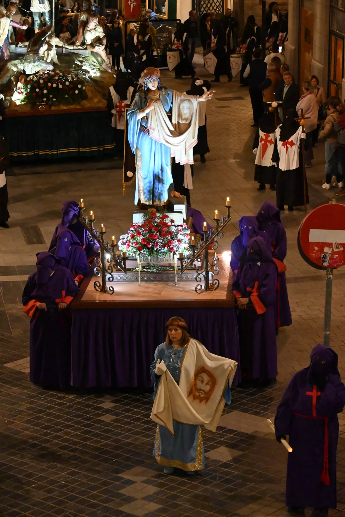 Procesión del Santo Entierro de Huesca. Foto Carlos Jalle Añaños