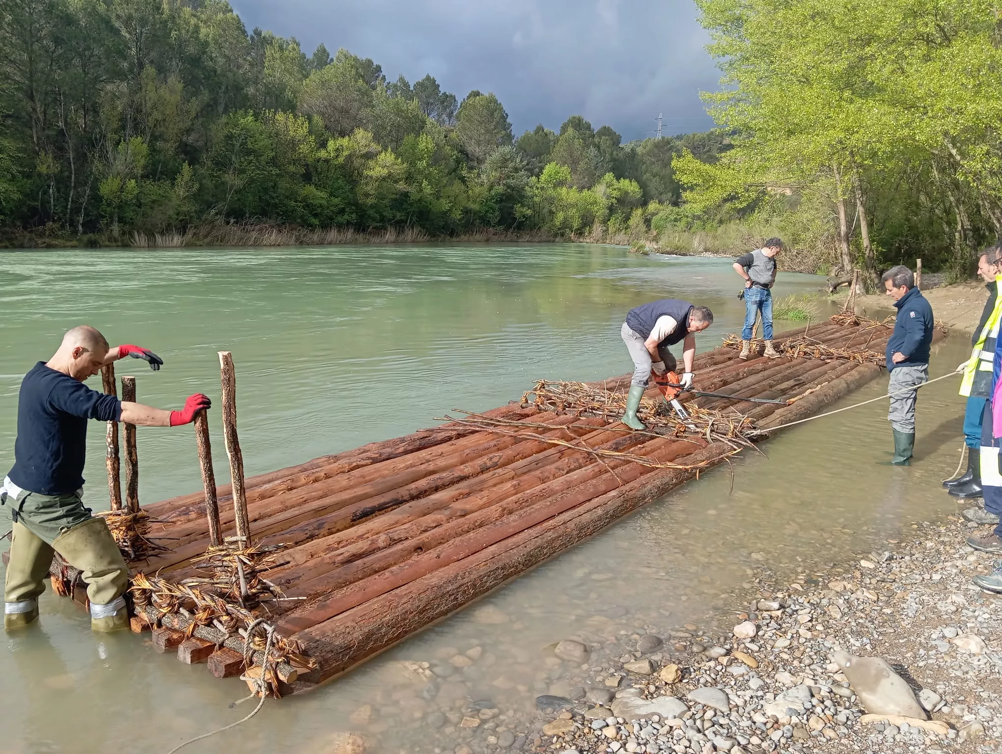 Todo listo para el descenso de nabatas por el Gállego.