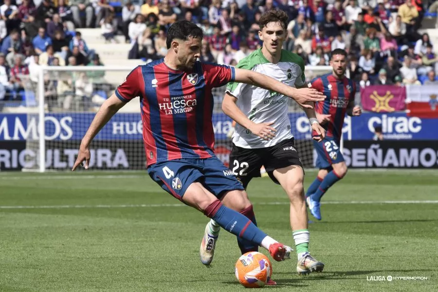 Rubén Pulido, uno de los amonestados ante el Racing de Santander Rubén Pulido, uno de los amonestados ante el Racing de Santander