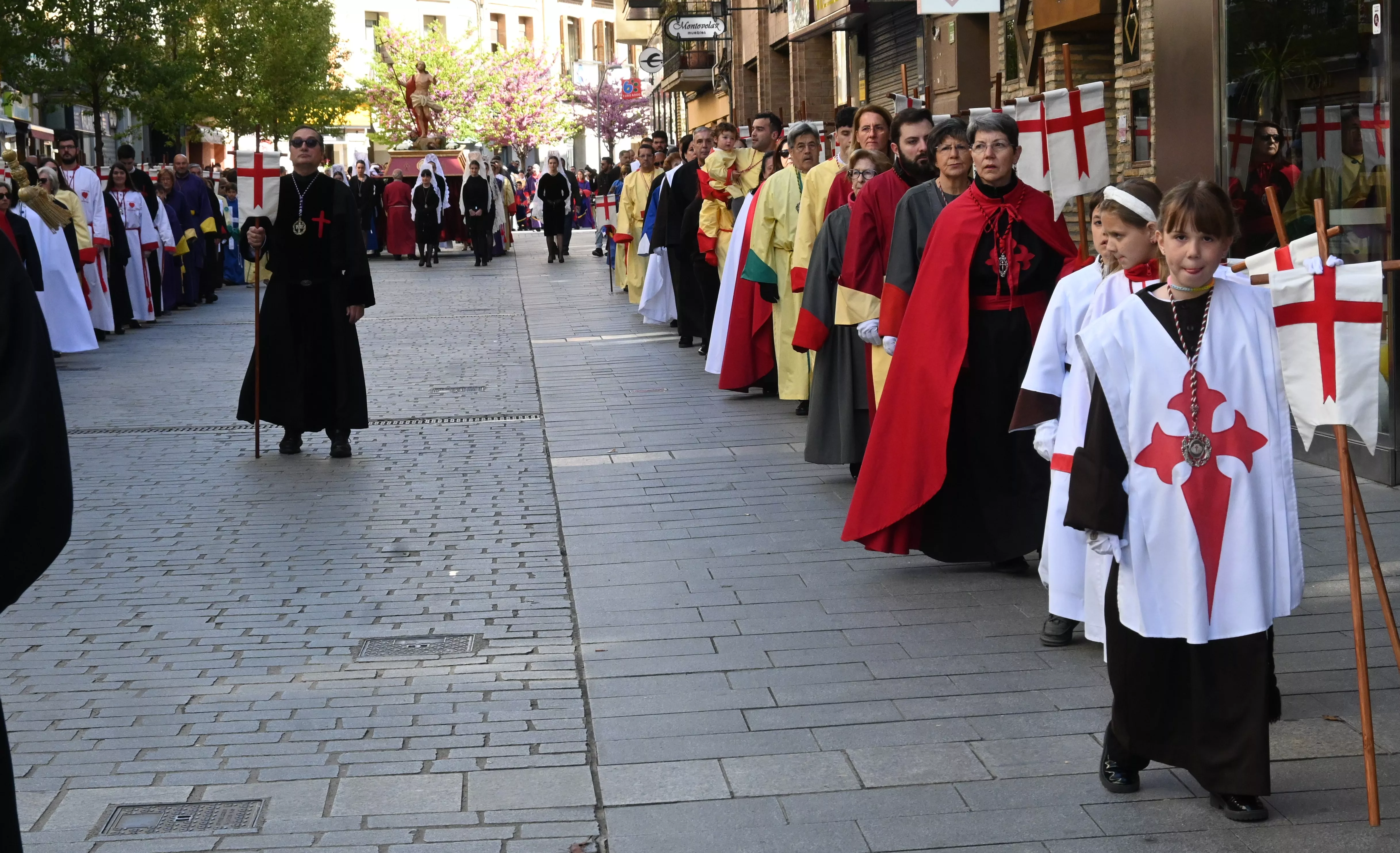 Procesión del Resucitado en Huesca. Foto Carlos Jalle