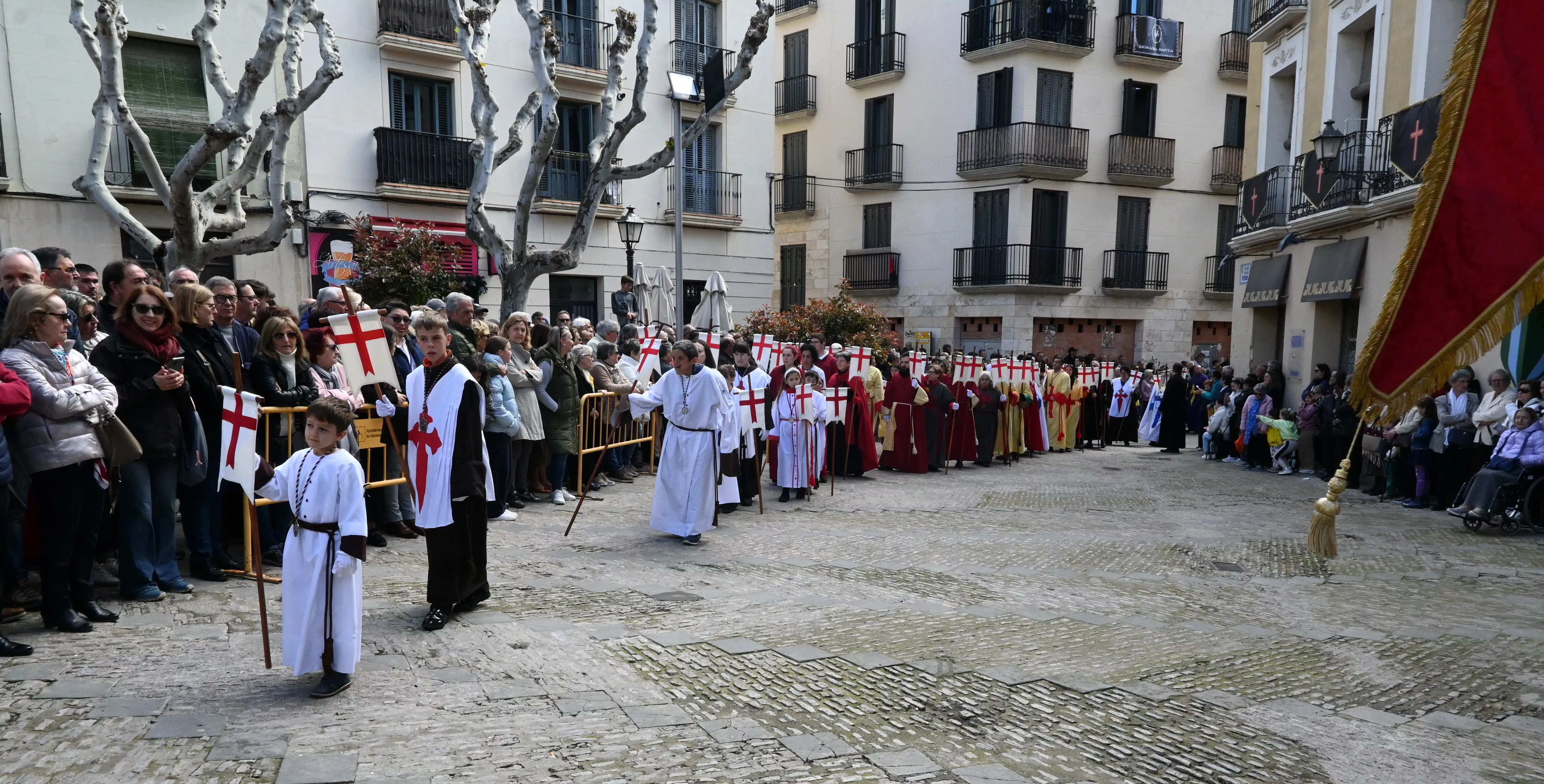 Procesión del Resucitado en Huesca. Foto Carlos Jalle