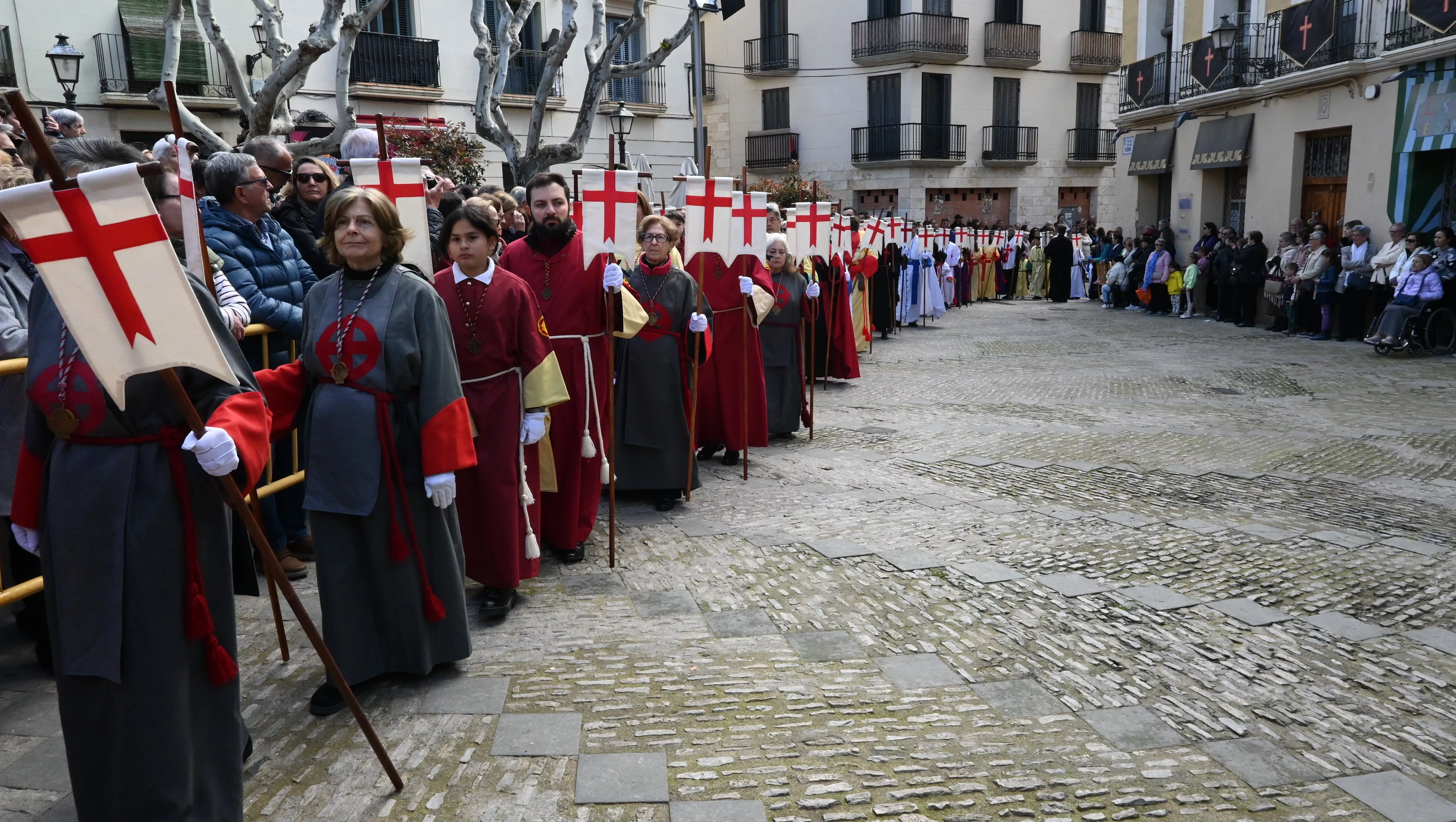 Procesión del Resucitado en Huesca. Foto Carlos Jalle