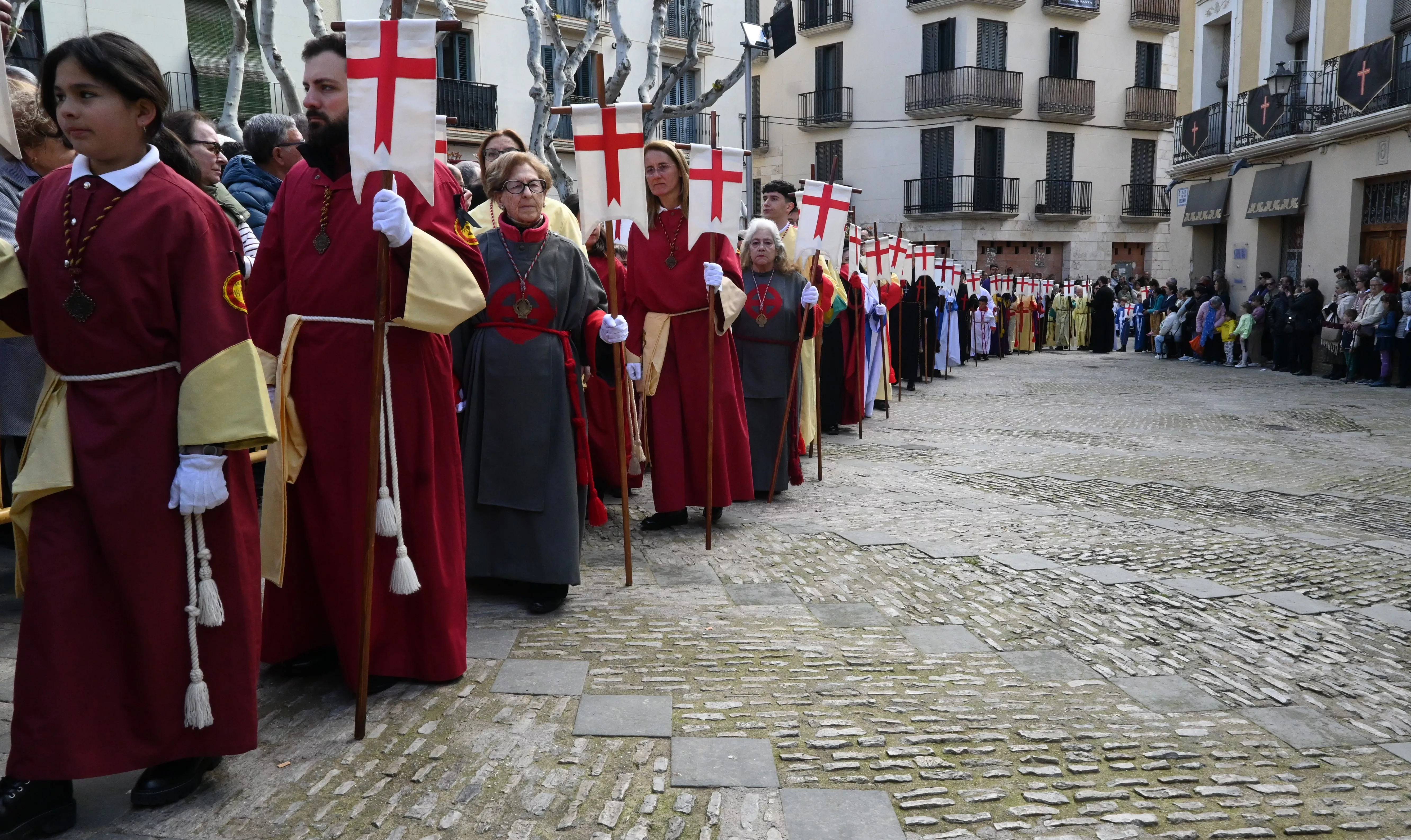 Procesión del Resucitado en Huesca. Foto Carlos Jalle