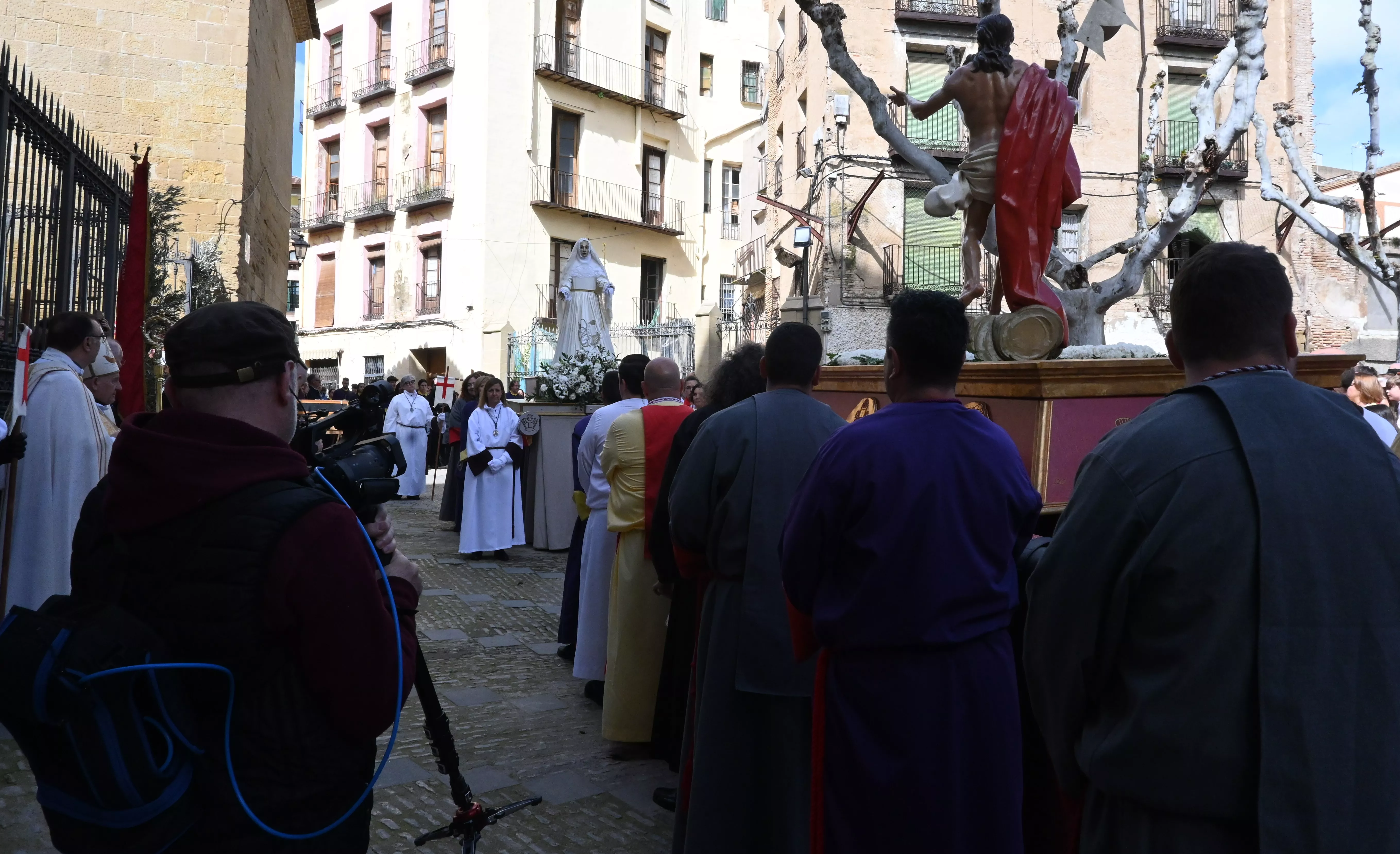 Procesión del Resucitado en Huesca. Foto Carlos Jalle