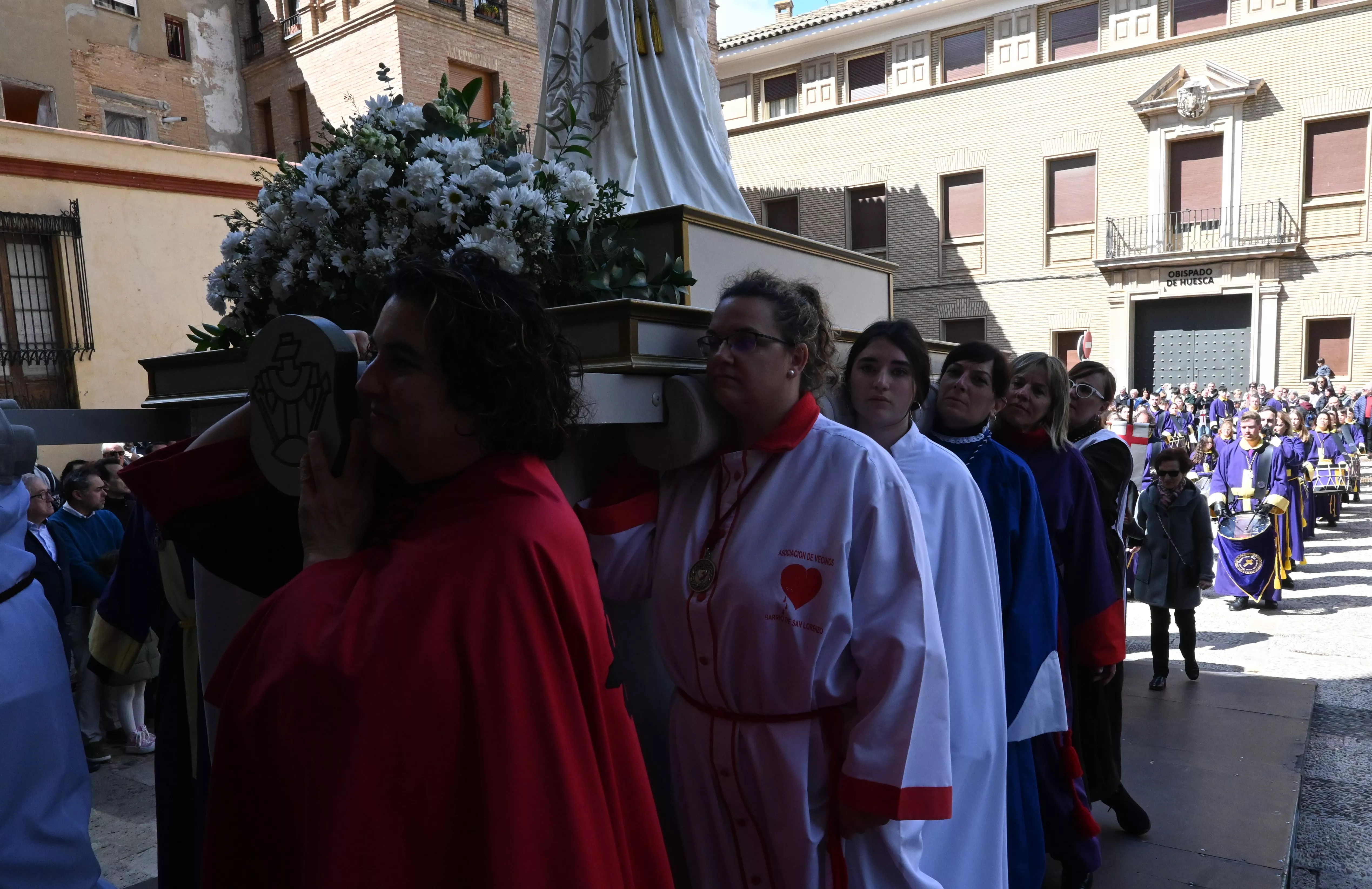 Procesión del Resucitado en Huesca. Foto Carlos Jalle