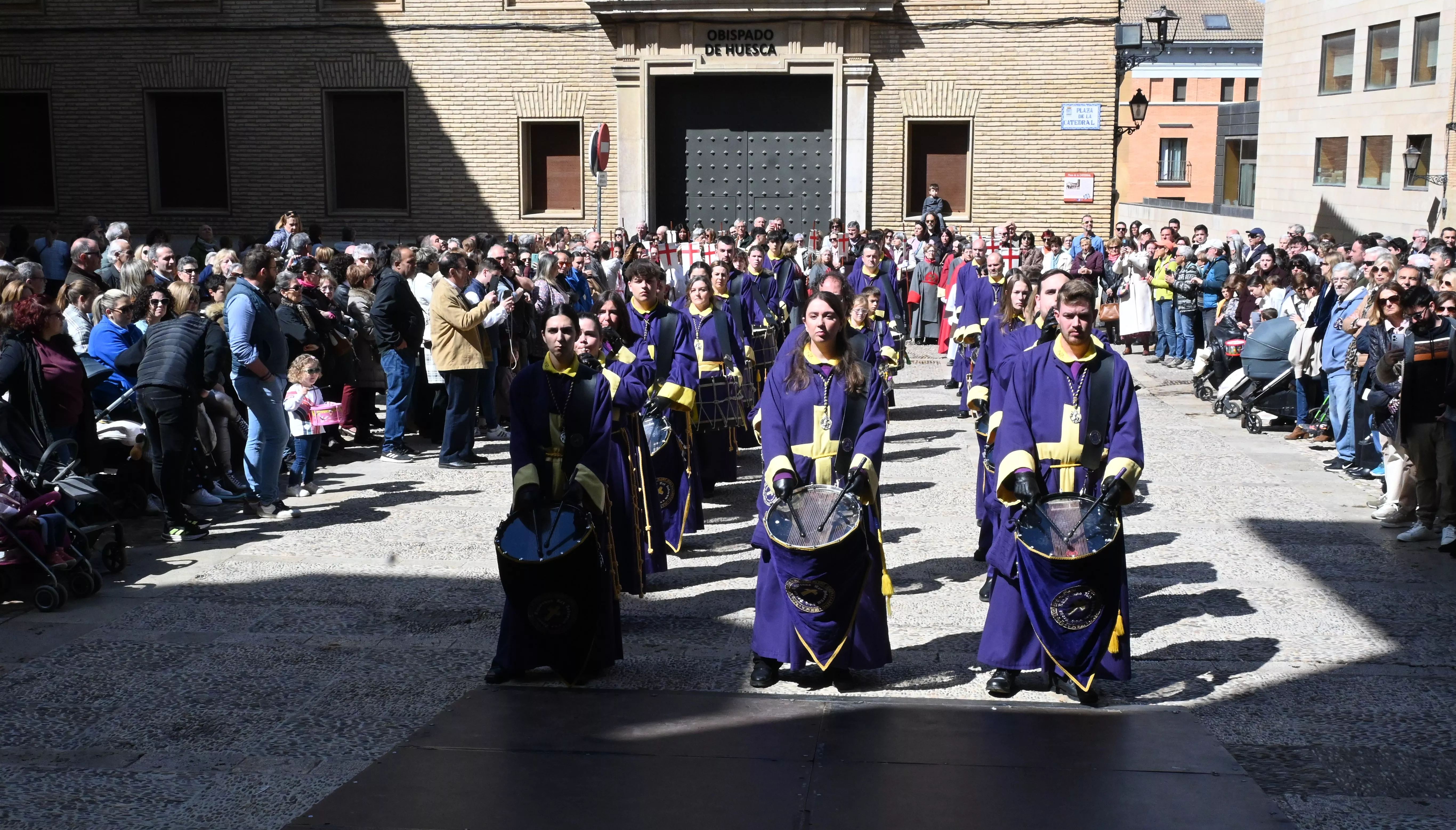Procesión del Resucitado en Huesca. Foto Carlos Jalle