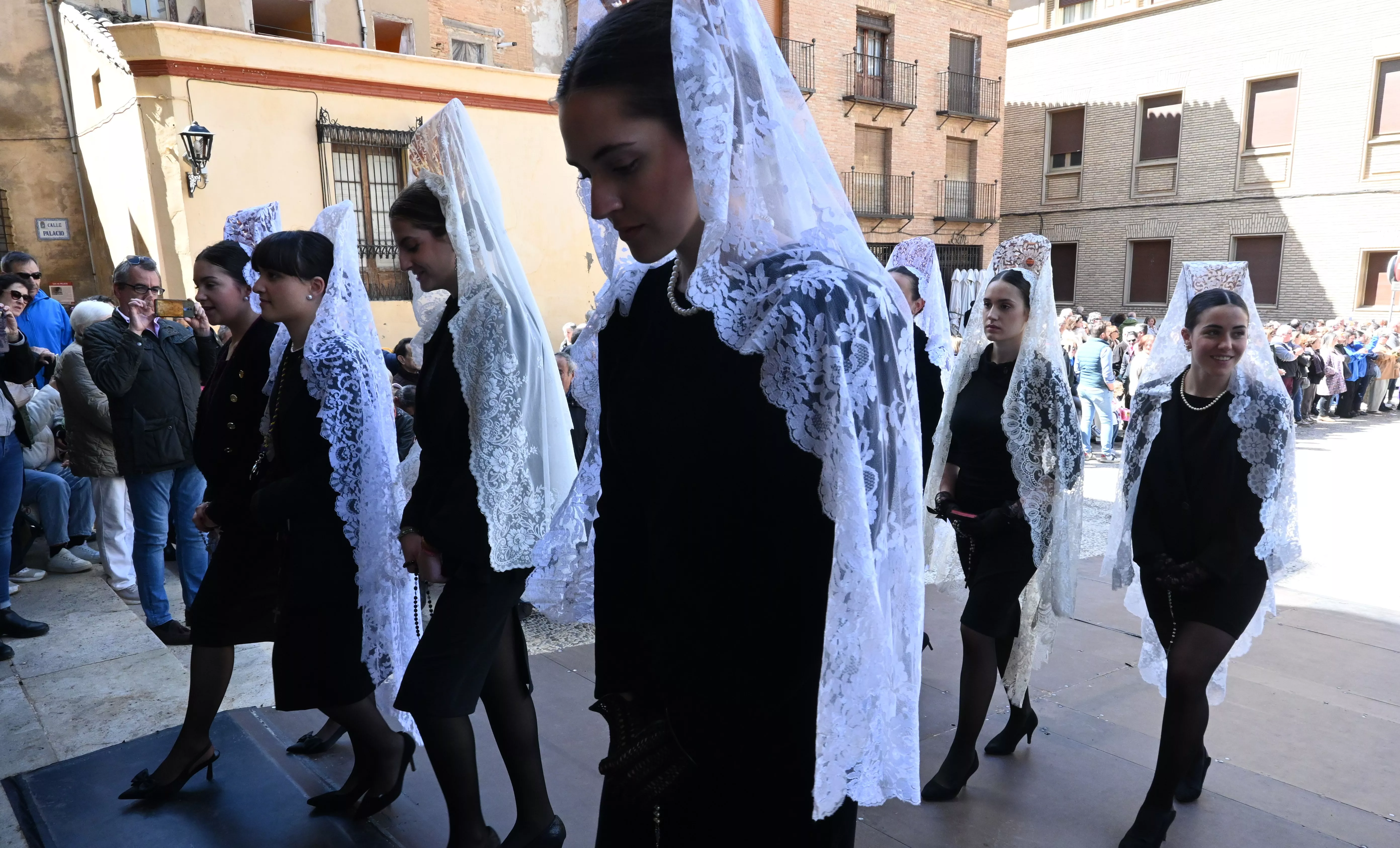 Procesión del Resucitado en Huesca. Foto Carlos Jalle