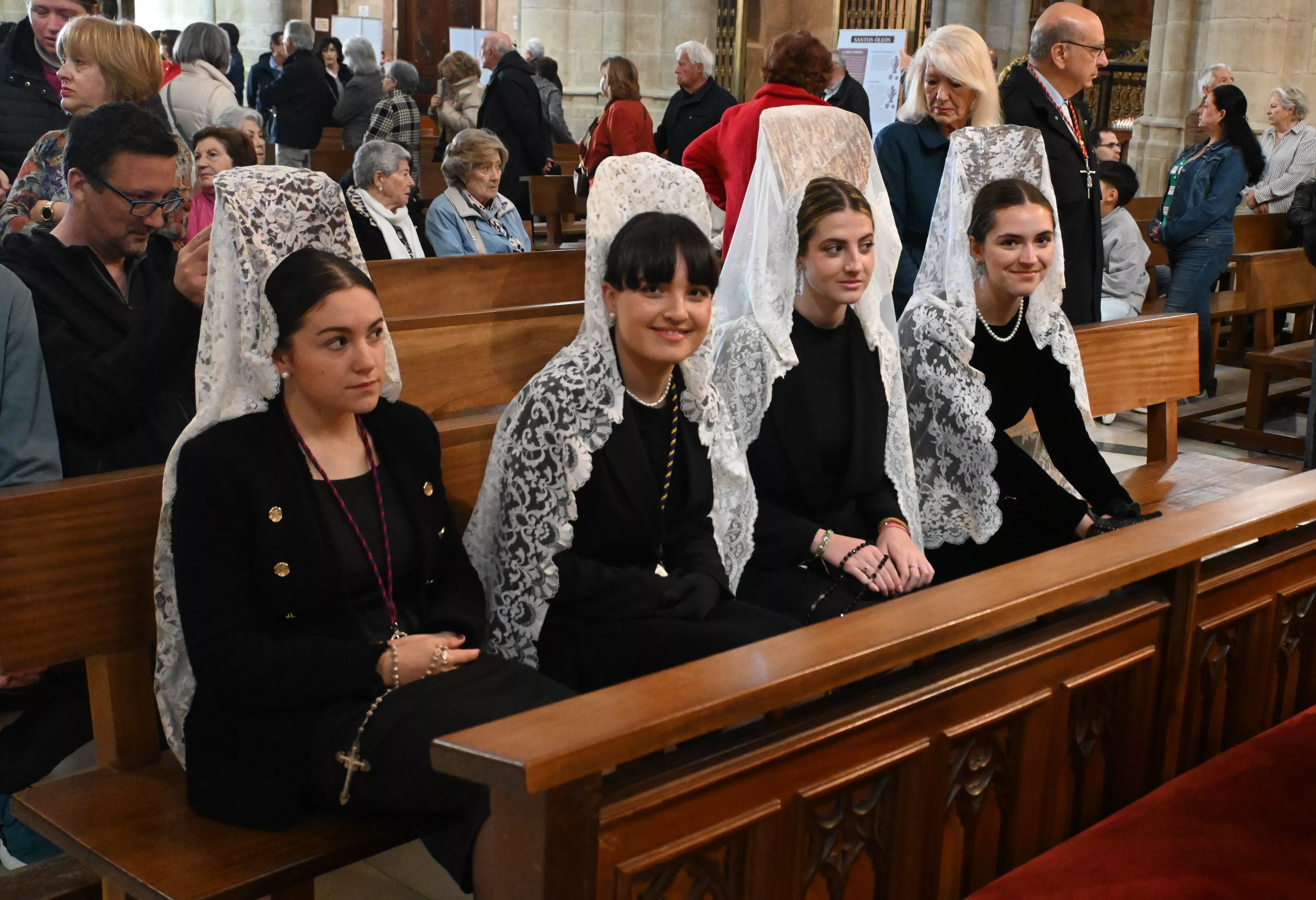 Procesión del Resucitado en Huesca. Foto Carlos Jalle