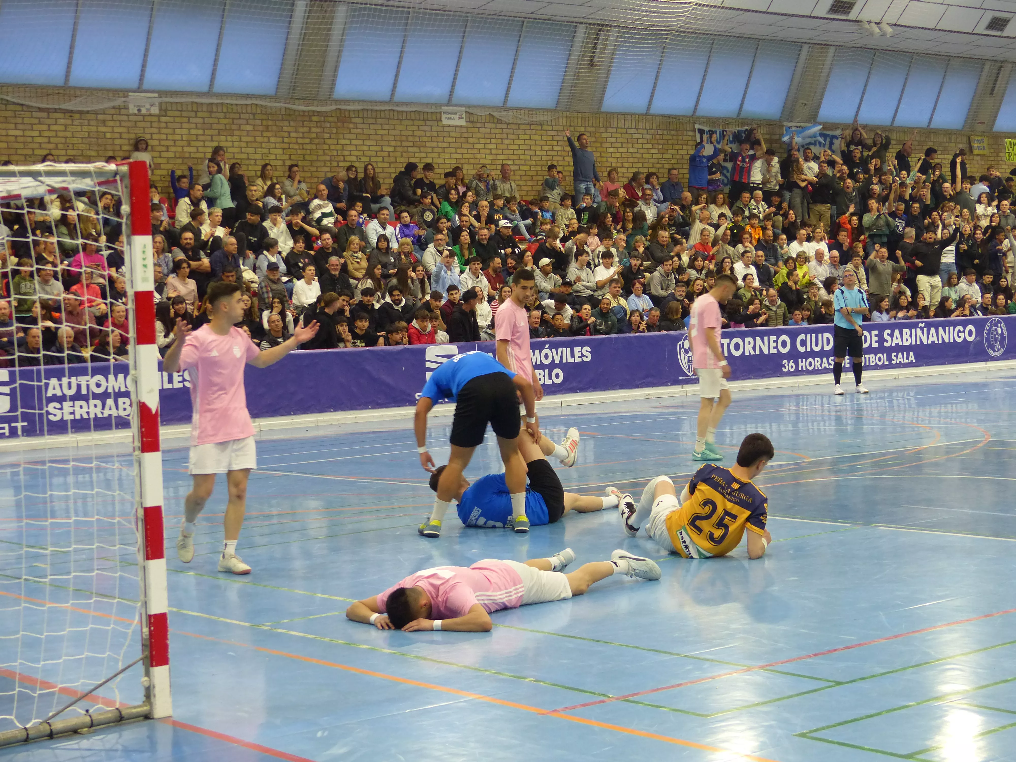 Uno de los goles de la final. Foto Andrés Alcaraz