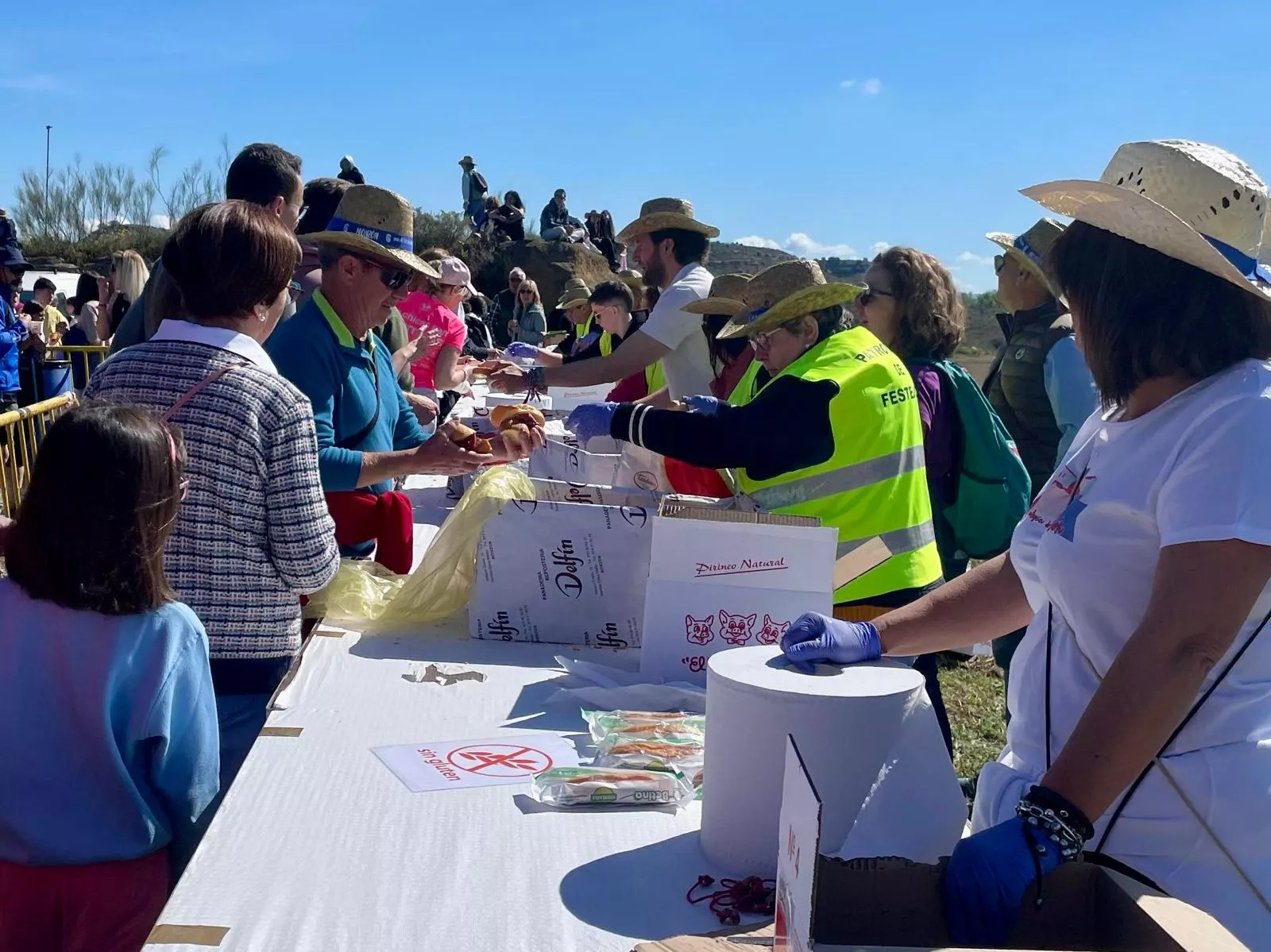 Celebración de la romería del Día de la Alegría en Monzón.