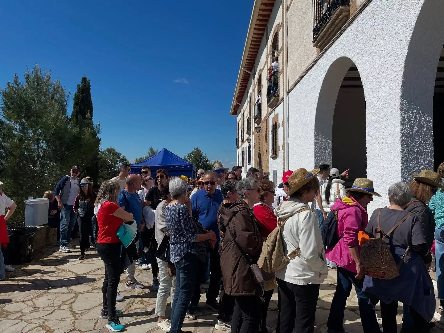 Celebración de la romería del Día de la Alegría en Monzón.