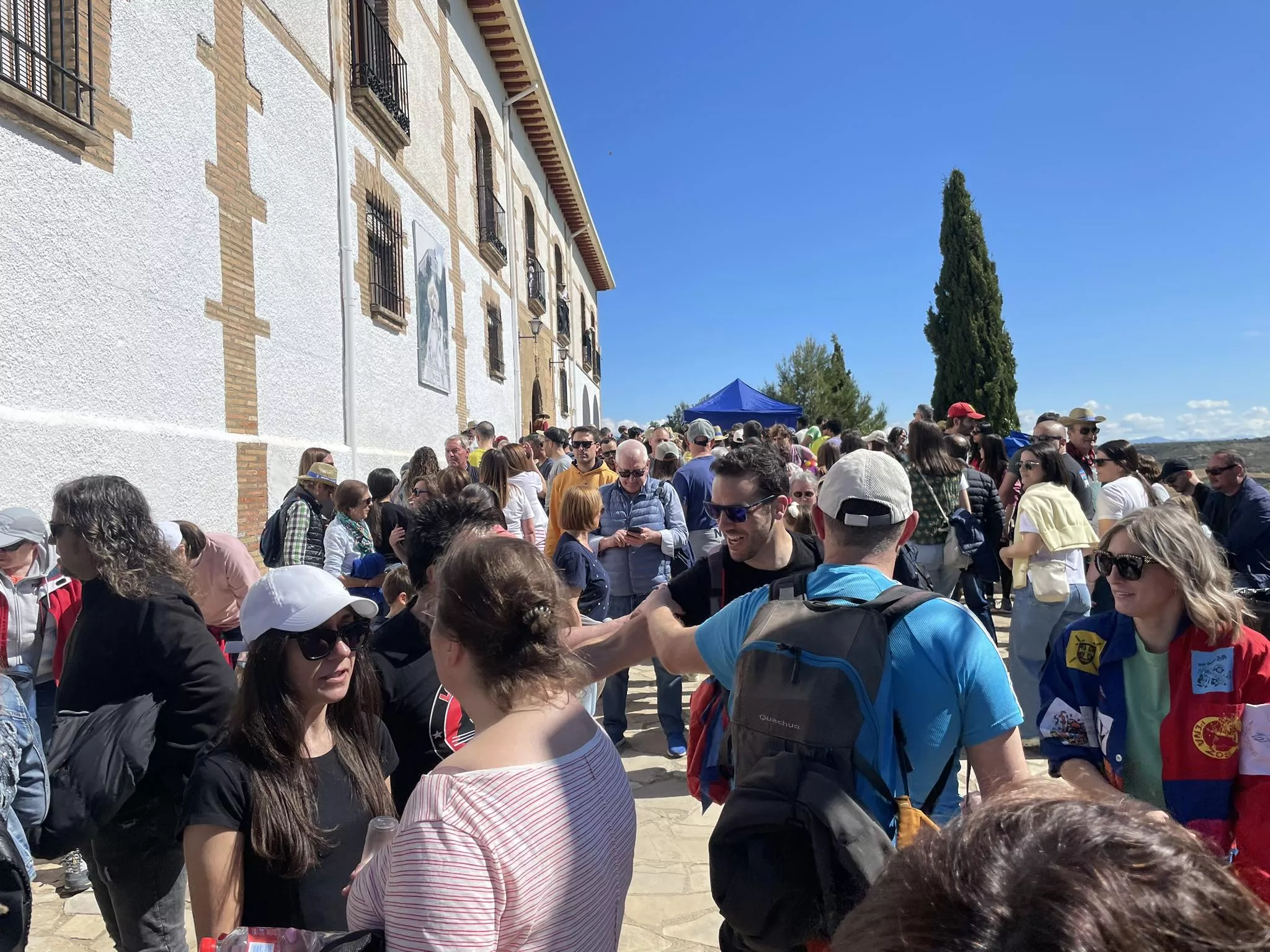 Celebración de la romería del Día de la Alegría en Monzón.