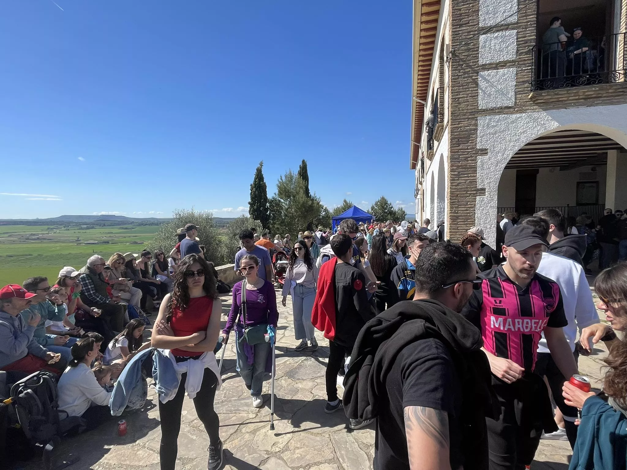 Celebración de la romería del Día de la Alegría en Monzón.