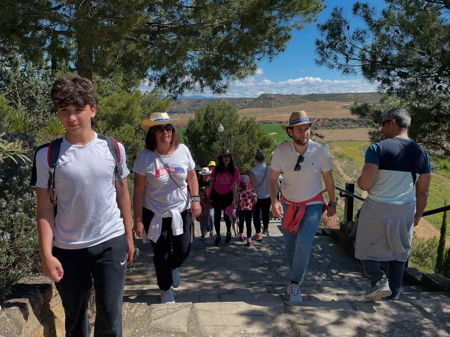 Celebración de la romería del Día de la Alegría en Monzón.