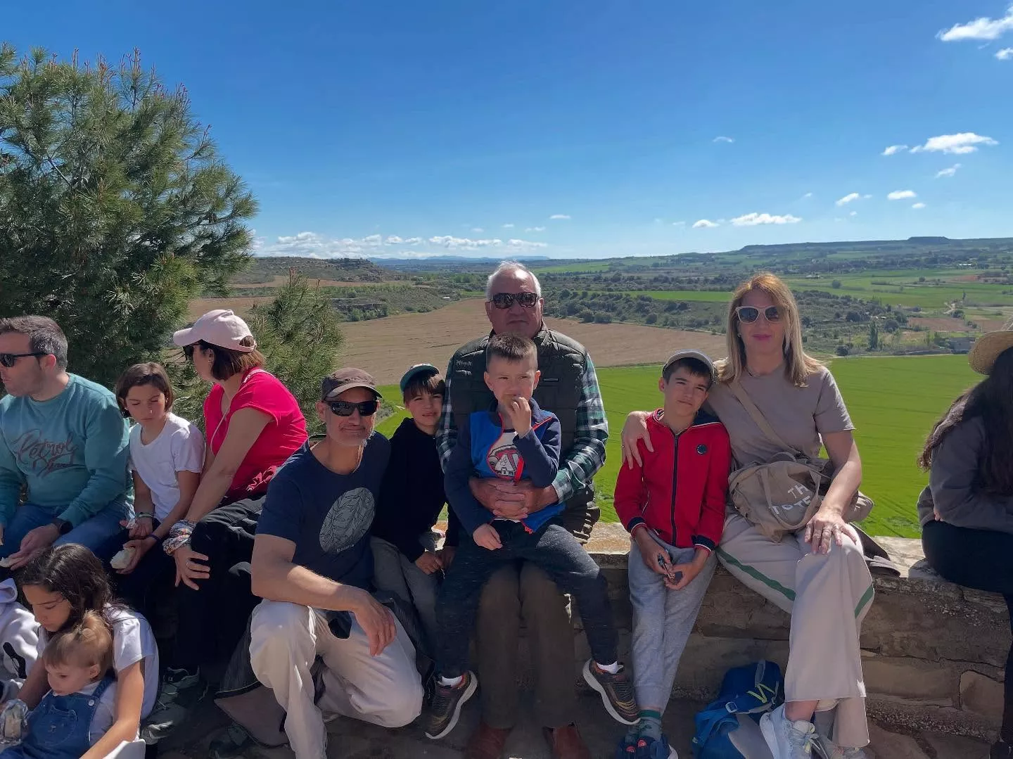 Celebración de la romería del Día de la Alegría en Monzón.