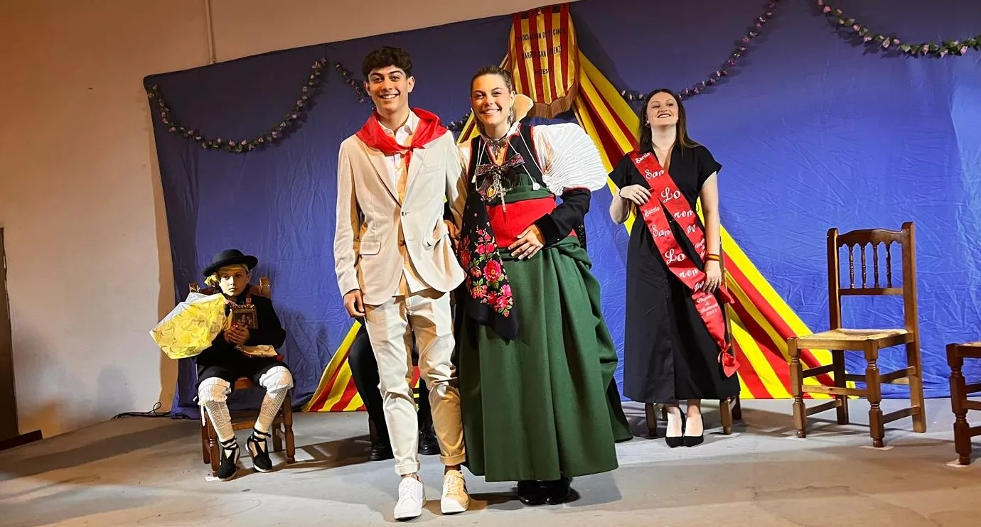 Presentación de las mairalesas, mainates y mayorales del Barrio de San Lorenzo. Foto Mercedes Manterola