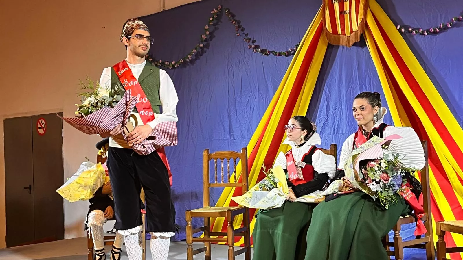 Presentación de las mairalesas, mainates y mayorales del Barrio de San Lorenzo. Foto Mercedes Manterola