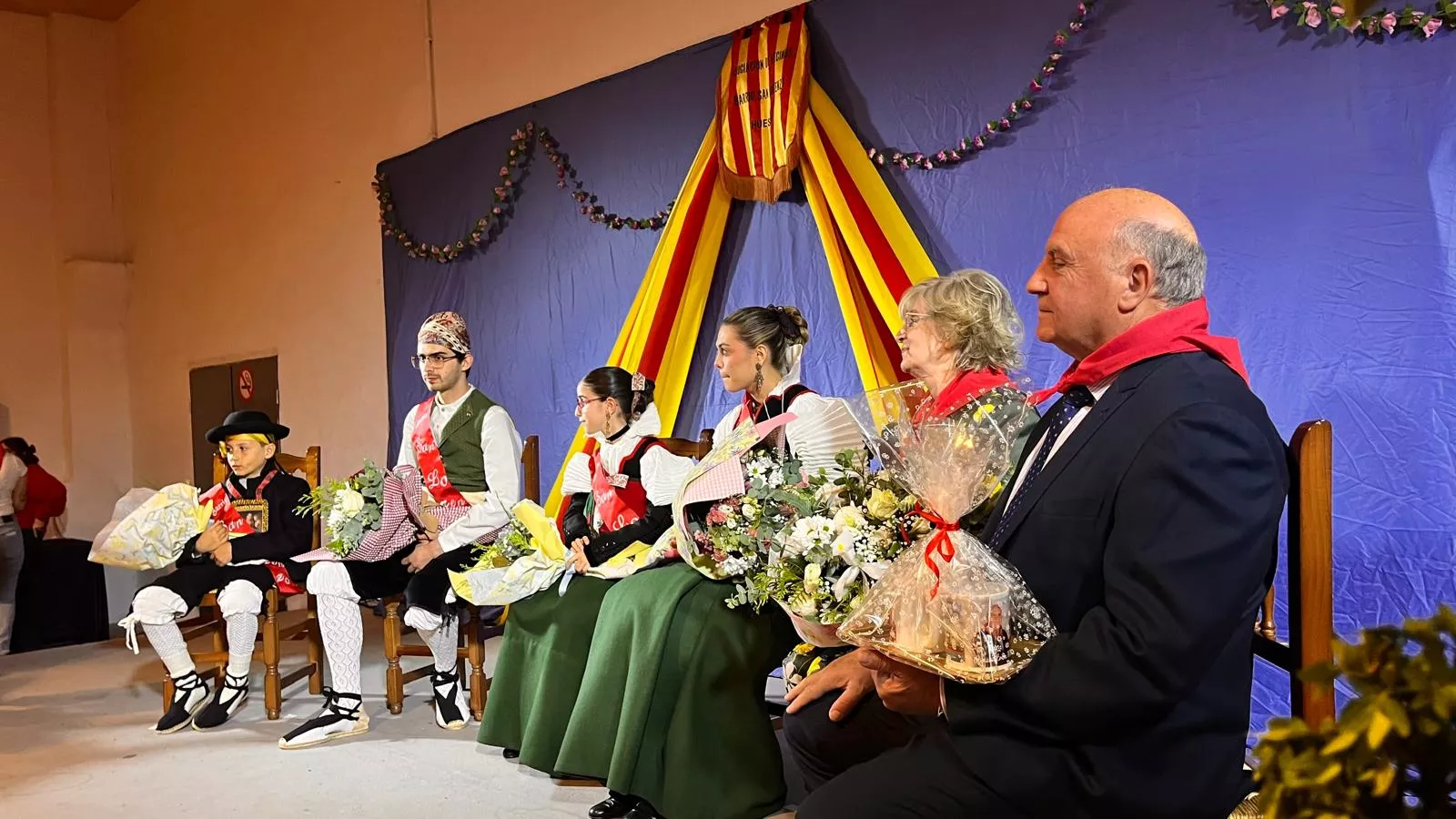 Presentación de las mairalesas, mainates y mayorales del Barrio de San Lorenzo. Foto Mercedes Manterola