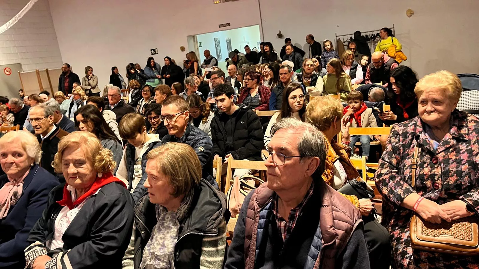 Presentación de las mairalesas, mainates y mayorales del Barrio de San Lorenzo. Foto Mercedes Manterola