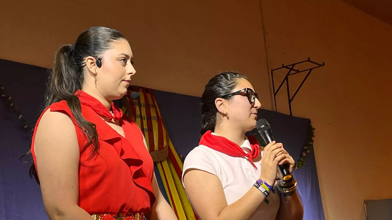 Presentación de las mairalesas, mainates y mayorales del Barrio de San Lorenzo. Foto Mercedes Manterola
