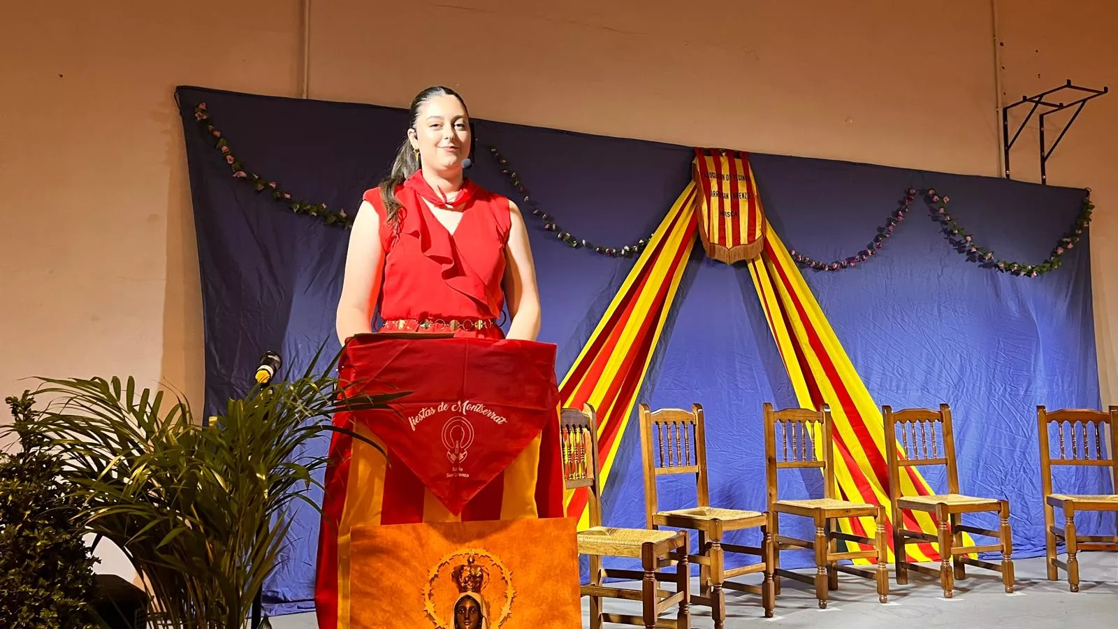 Presentación de las mairalesas, mainates y mayorales del Barrio de San Lorenzo. Foto Mercedes Manterola