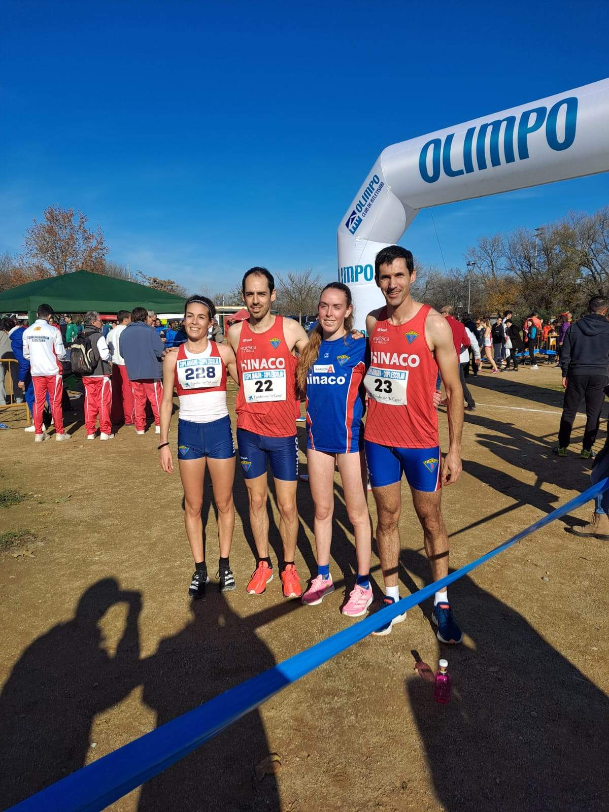 Hinaco Monzón, subcampeón relevos mixtos