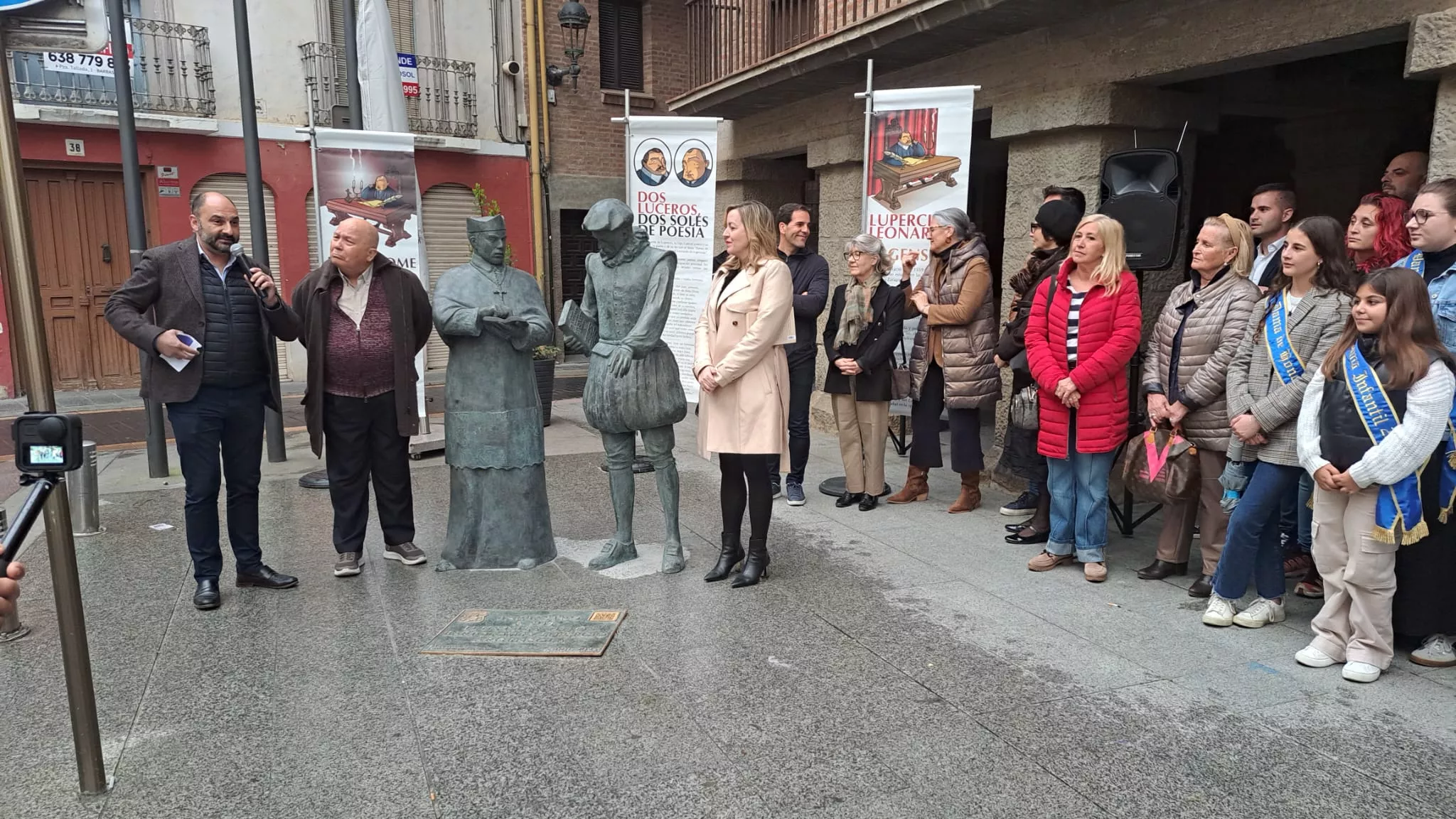 Inauguración de las esculturas de Lupercio y Bartolomé de Argensola en Barbastro