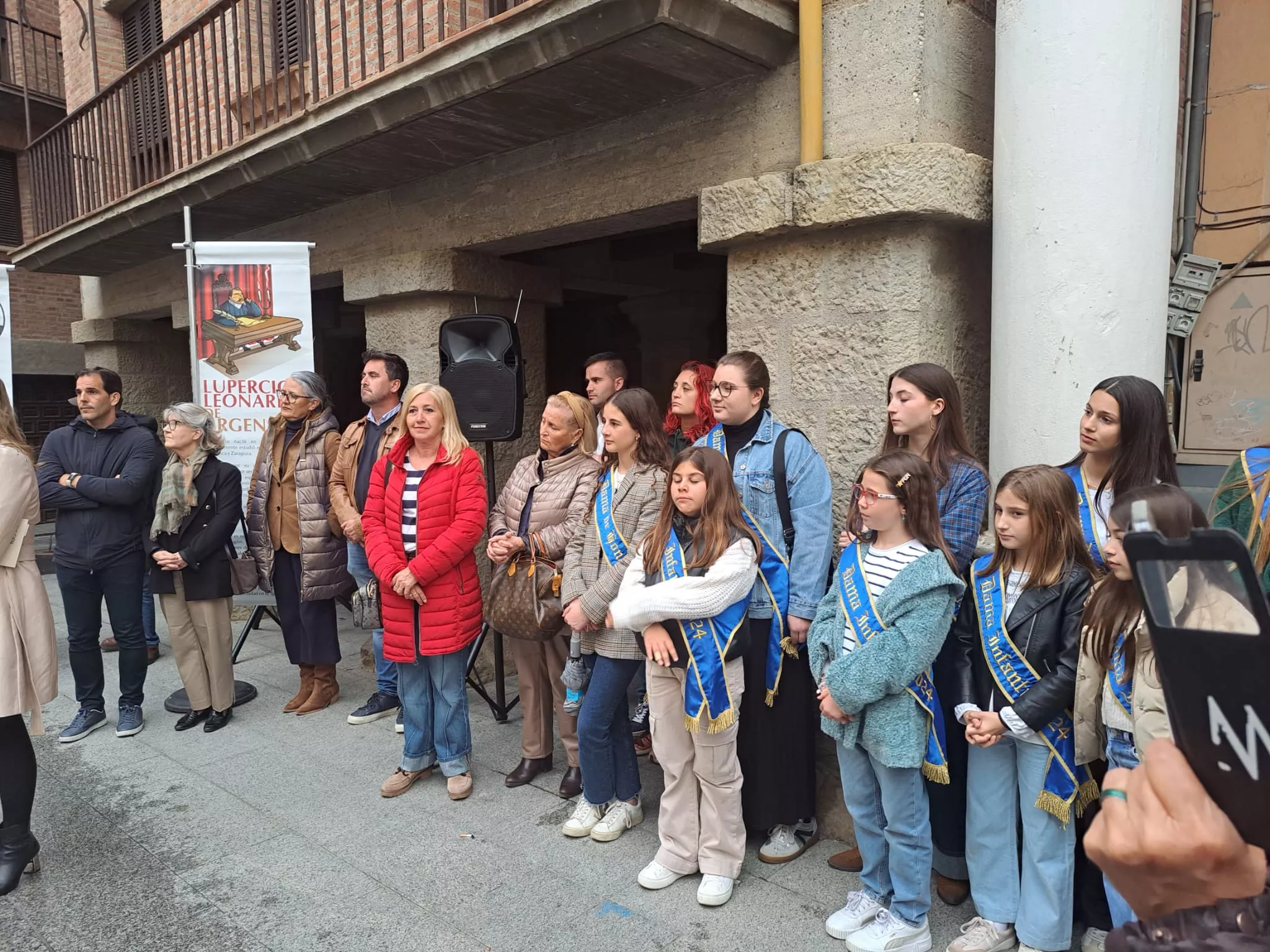 Inauguración de las esculturas de Lupercio y Bartolomé Argensola en la Plaza del Mercado de Barbastro