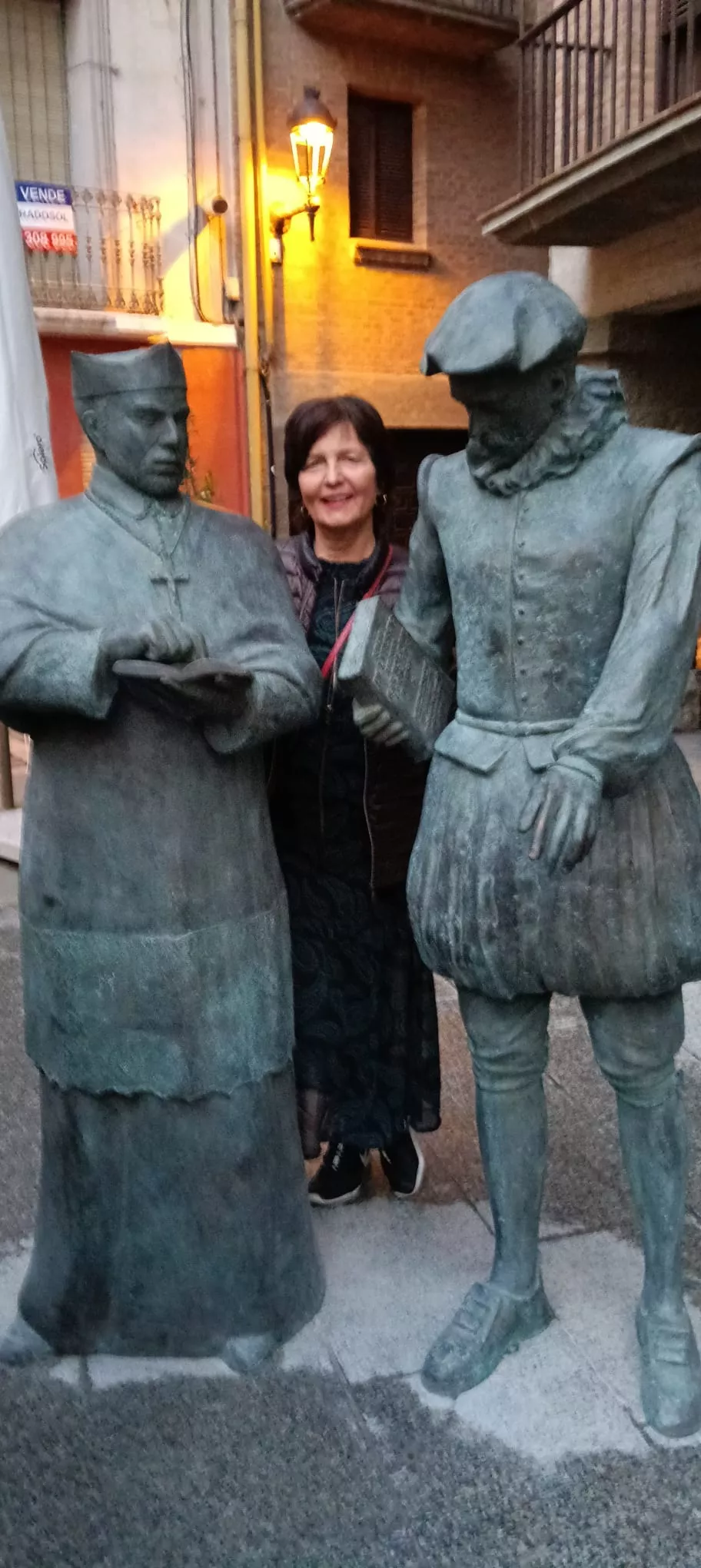 Inauguración de las esculturas de Lupercio y Bartolomé Argensola en la Plaza del Mercado de Barbastro
