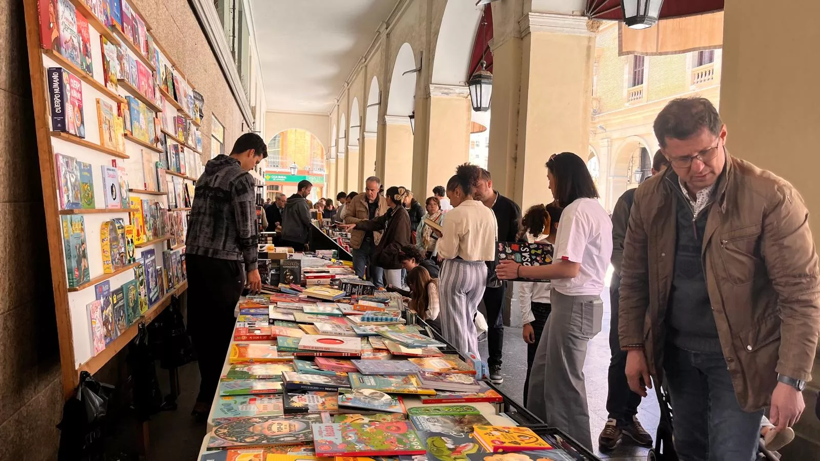 Celebración en Huesca del Día del Libro. Foto Mercedes Manterola