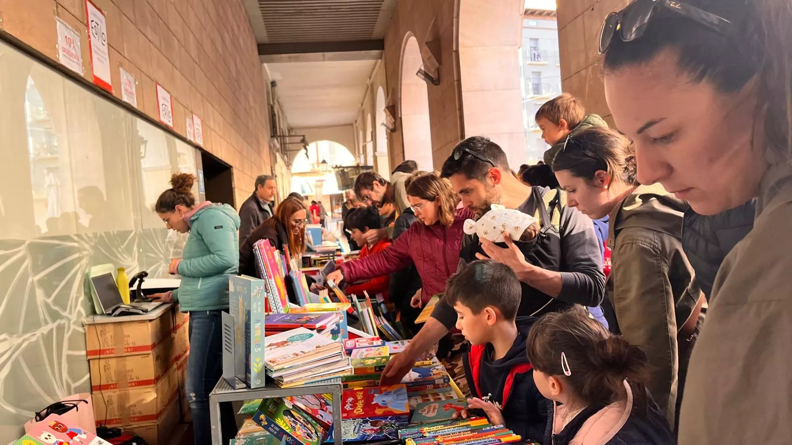 Celebración en Huesca del Día del Libro. Foto Mercedes Manterola