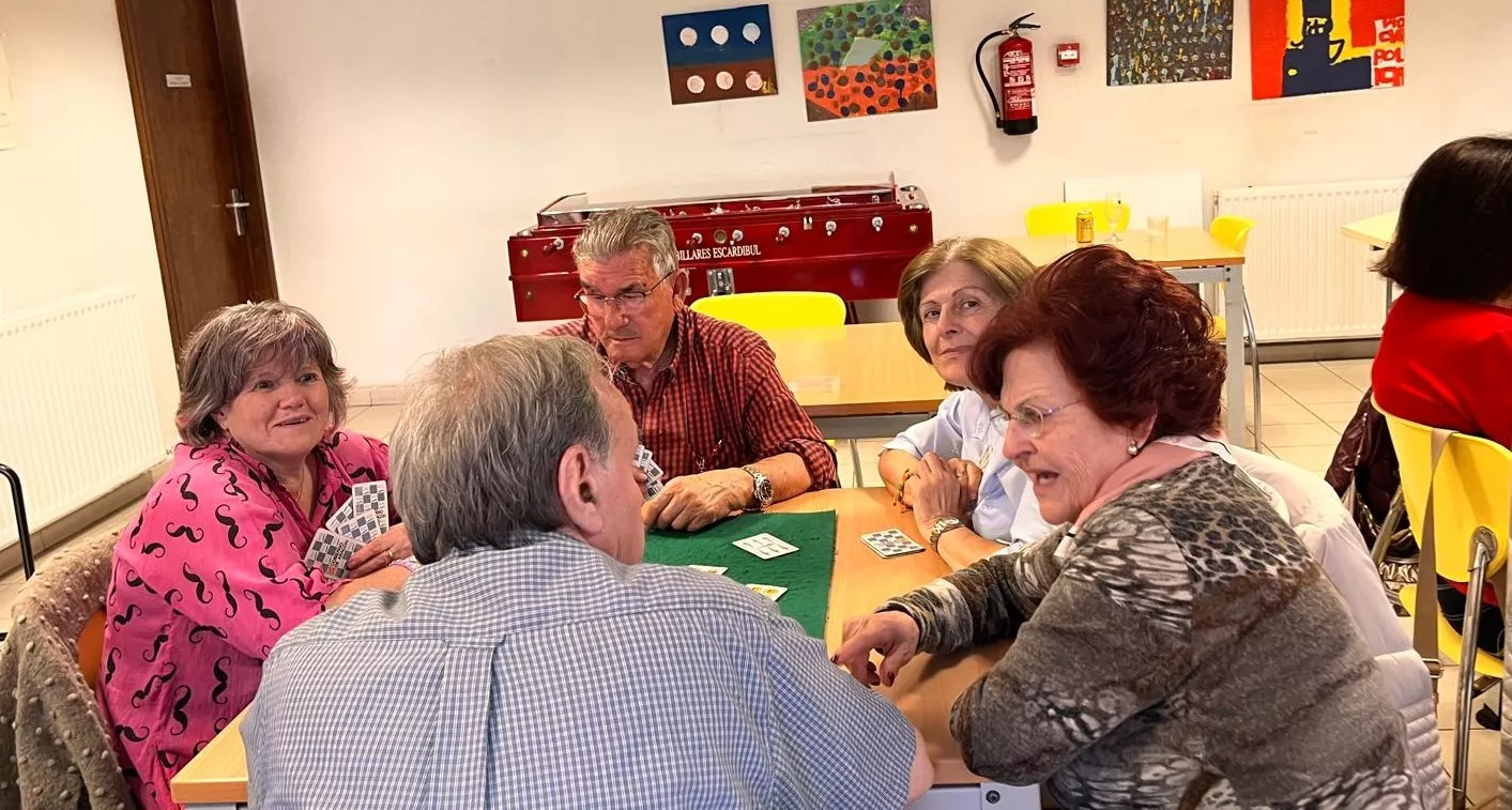 Hogar de Personas Mayores de Huesca el Día de San Jorge. Foto Mercedes Manterola